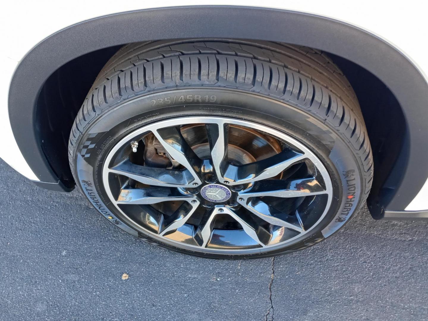 2017 WHITE /black Mercedes-Benz GLA-Class GLA250 (WDCTG4EBXHJ) with an 2.0L L4 DOHC 16V TURBO engine, 7A transmission, located at 323 E Dunlap Ave., Phoenix, AZ, 85020, (602) 331-9000, 33.567677, -112.069000 - 2017 Mercedes-Benz GLA-Class GLA250,......A True Must See!! No accidents, IceCold AC, The car is gorgeous inside and out, power windows, power door locks, Gorgeous tinted sunroof, Stereo/Cd Player, Navigation, Phone sync, Bluetooth, Satellite radio compatible, Backup camera, Clean Black Interior wit - Photo#20