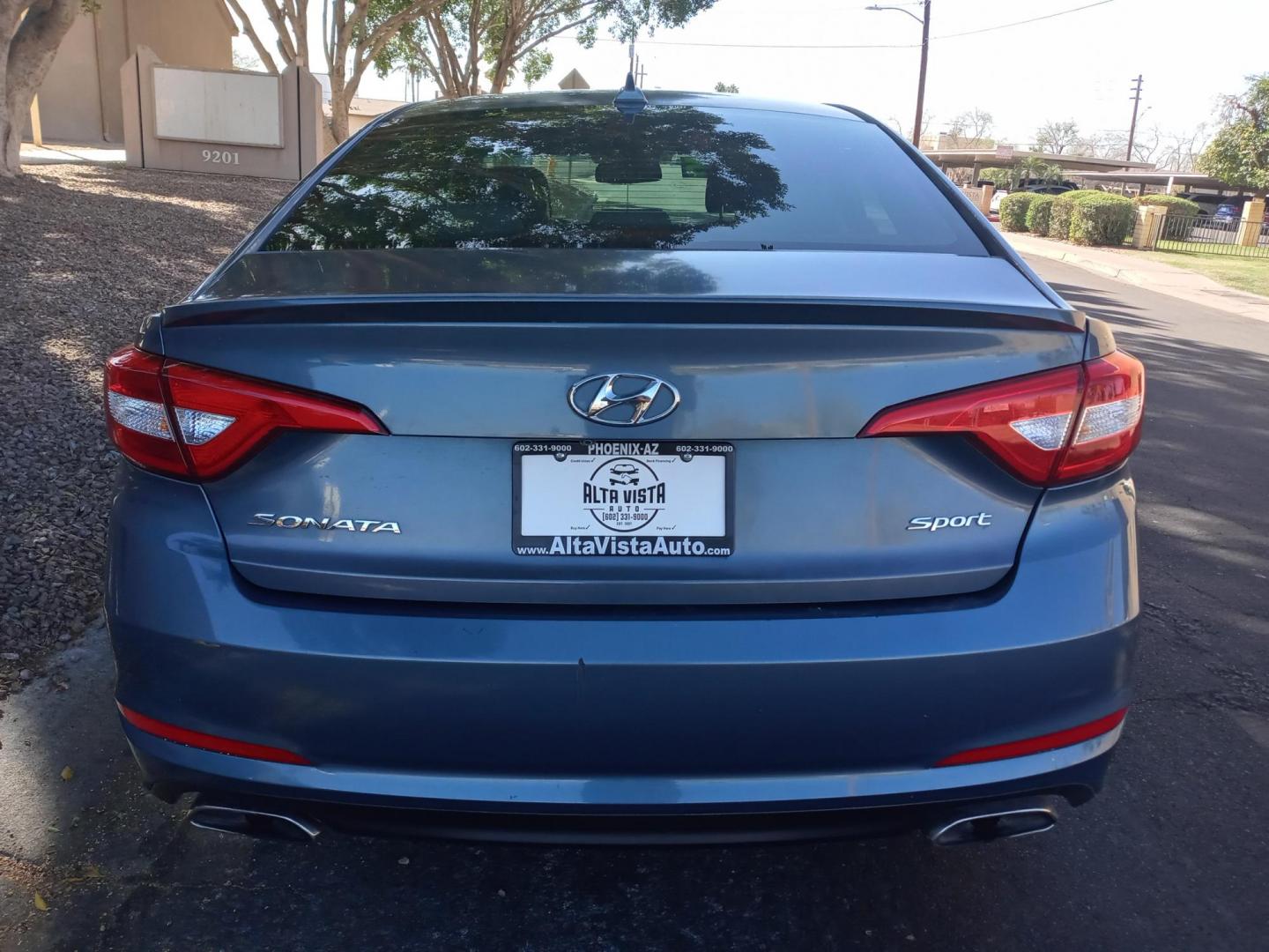 2015 BLUE /gray and black Hyundai Sonata Sport (5NPE34AF4FH) with an 2.4L L4 DOHC 16V engine, 6-Speed Automatic transmission, located at 323 E Dunlap Ave., Phoenix, AZ, 85020, (602) 331-9000, 33.567677, -112.069000 - 2015 Hyundai Sonata Sport,……. EXCELLENT condition,........ A Real Must See!!.... No accidents, Power everything, Ice cold ac, Gray and black interior with gray leather seats in near perfect condition, power windows, power door locks, Stereo/cd player, phone sync, blue tooth, backup camera, clea - Photo#7