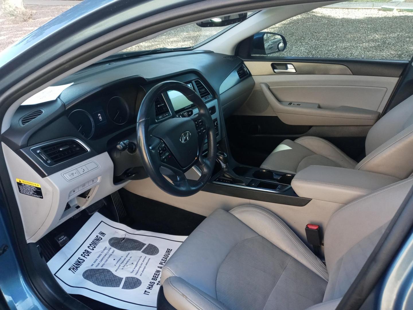 2015 BLUE /gray and black Hyundai Sonata Sport (5NPE34AF4FH) with an 2.4L L4 DOHC 16V engine, 6-Speed Automatic transmission, located at 323 E Dunlap Ave., Phoenix, AZ, 85020, (602) 331-9000, 33.567677, -112.069000 - 2015 Hyundai Sonata Sport,……. EXCELLENT condition,........ A Real Must See!!.... No accidents, Power everything, Ice cold ac, Gray and black interior with gray leather seats in near perfect condition, power windows, power door locks, Stereo/cd player, phone sync, blue tooth, backup camera, clea - Photo#9