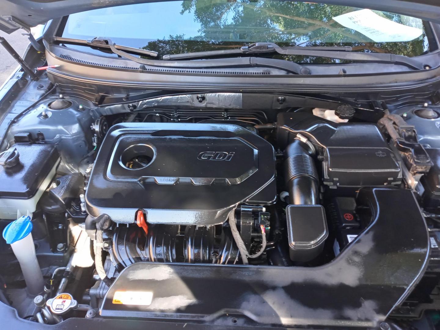 2015 BLUE /gray and black Hyundai Sonata Sport (5NPE34AF4FH) with an 2.4L L4 DOHC 16V engine, 6-Speed Automatic transmission, located at 323 E Dunlap Ave., Phoenix, AZ, 85020, (602) 331-9000, 33.567677, -112.069000 - 2015 Hyundai Sonata Sport,……. EXCELLENT condition,........ A Real Must See!!.... No accidents, Power everything, Ice cold ac, Gray and black interior with gray leather seats in near perfect condition, power windows, power door locks, Stereo/cd player, phone sync, blue tooth, backup camera, clea - Photo#17