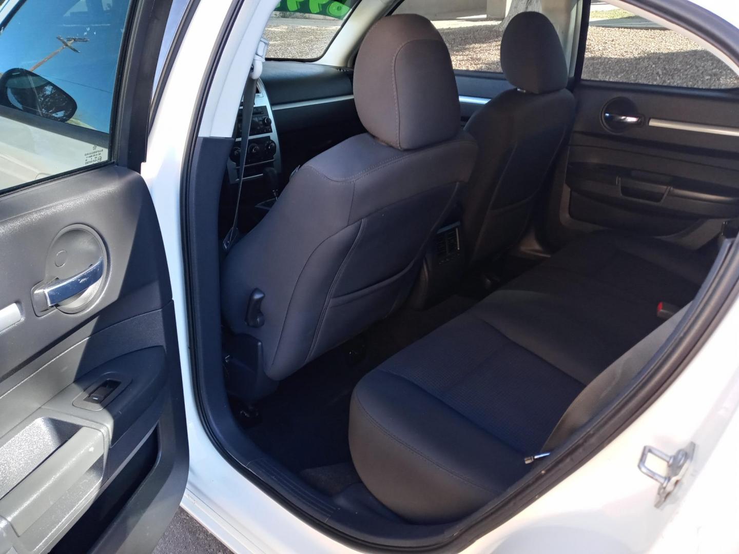 2009 WHITE /black Dodge Charger SXT (2B3LA33VX9H) with an 3.5L V6 SOHC 24V engine, 5-Speed Automatic transmission, located at 323 E Dunlap Ave., Phoenix, AZ, 85020, (602) 331-9000, 33.567677, -112.069000 - 2009 Dodge Charger SXT,……. EXCELLENT condition,……ONLY 98K MILES.......... A Real Must See!!.... No accidents, Power everything, Ice cold ac, gray and black interior with black cloth seats in near perfect condition, power windows, power door locks, stereo/cd player, phone sync, clean Arizona - Photo#11