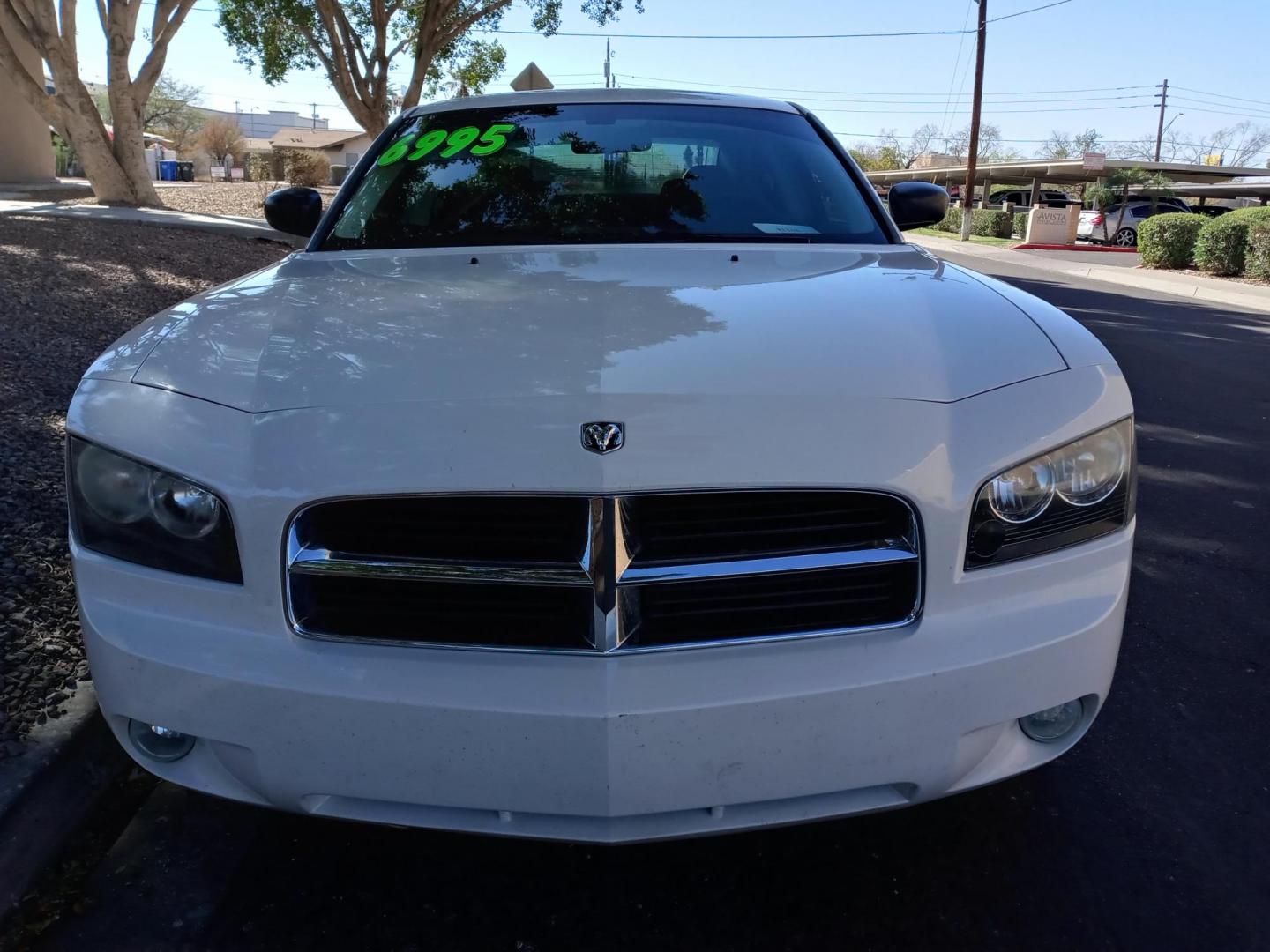 2009 WHITE /black Dodge Charger SXT (2B3LA33VX9H) with an 3.5L V6 SOHC 24V engine, 5-Speed Automatic transmission, located at 323 E Dunlap Ave., Phoenix, AZ, 85020, (602) 331-9000, 33.567677, -112.069000 - 2009 Dodge Charger SXT,……. EXCELLENT condition,……ONLY 98K MILES.......... A Real Must See!!.... No accidents, Power everything, Ice cold ac, gray and black interior with black cloth seats in near perfect condition, power windows, power door locks, stereo/cd player, phone sync, clean Arizona - Photo#1