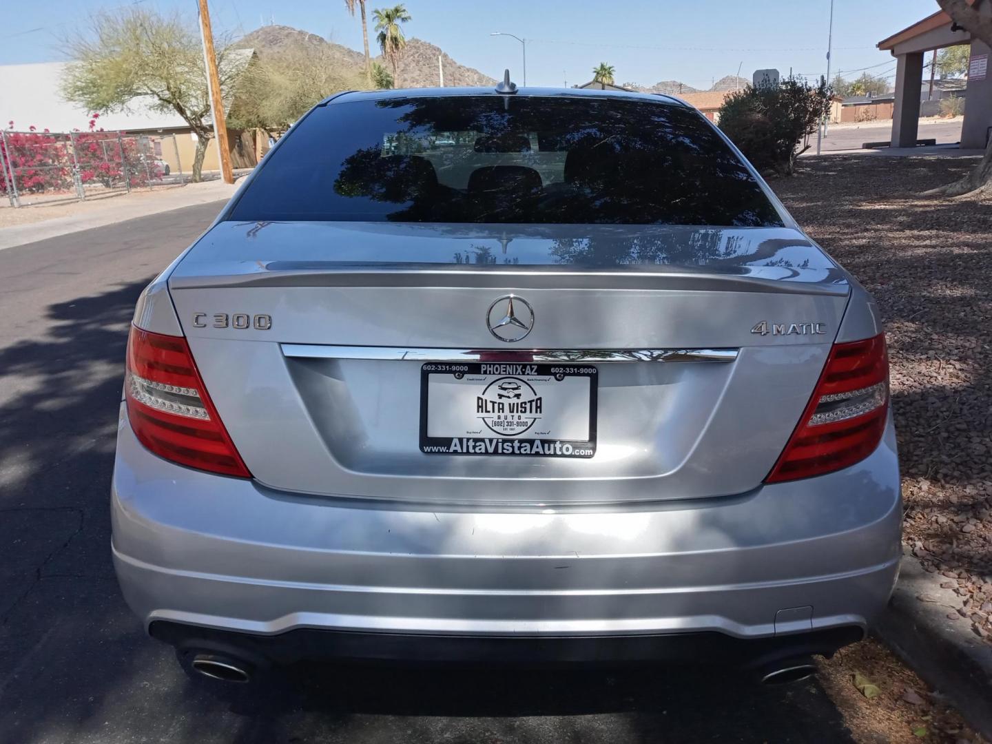2014 silver /black Mercedes-Benz C-Class C300 4MATIC Sport Sedan (WDDGF8AB5ER) with an 3.0L V6 DOHC 24V engine, 7-Speed Automatic transmission, located at 323 E Dunlap Ave., Phoenix, AZ, 85020, (602) 331-9000, 33.567677, -112.069000 - 2014 Mercedes-Benz C-Class C300 4MATIC Sport Sedan,……. EXCELLENT condition,…… A Real Must See!!.... No accidents, Power everything, Ice cold ac, black interior with black leather seats in near perfect condition, power windows, power door locks, stereo/cd player, phone sync, blue tooth, Gorge - Photo#7