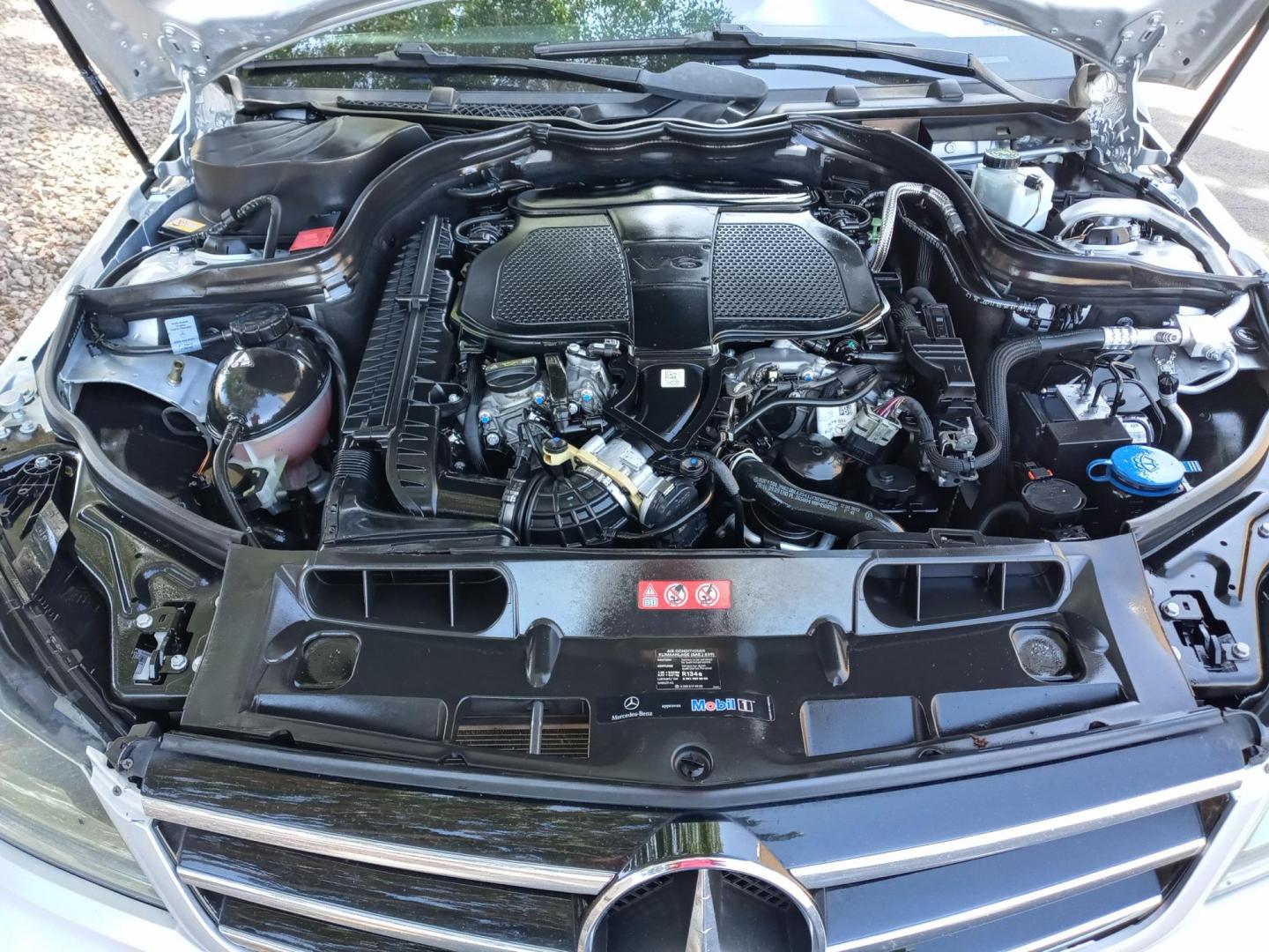 2014 silver /black Mercedes-Benz C-Class C300 4MATIC Sport Sedan (WDDGF8AB5ER) with an 3.0L V6 DOHC 24V engine, 7-Speed Automatic transmission, located at 323 E Dunlap Ave., Phoenix, AZ, 85020, (602) 331-9000, 33.567677, -112.069000 - 2014 Mercedes-Benz C-Class C300 4MATIC Sport Sedan,……. EXCELLENT condition,…… A Real Must See!!.... No accidents, Power everything, Ice cold ac, black interior with black leather seats in near perfect condition, power windows, power door locks, stereo/cd player, phone sync, blue tooth, Gorge - Photo#19