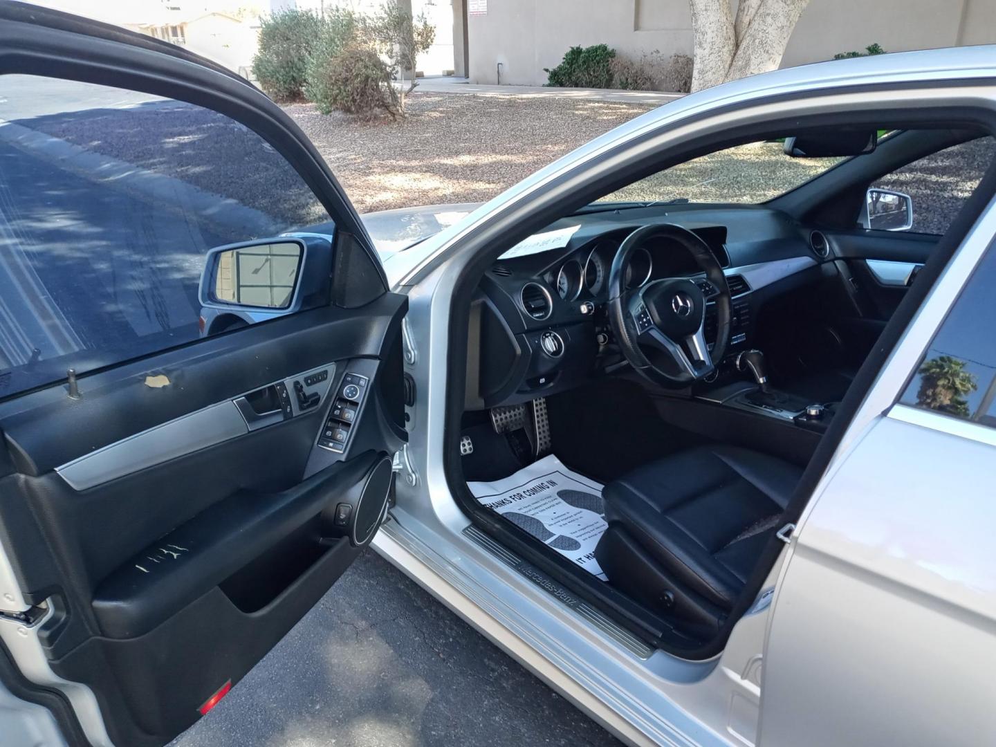 2014 silver /black Mercedes-Benz C-Class C300 4MATIC Sport Sedan (WDDGF8AB5ER) with an 3.0L V6 DOHC 24V engine, 7-Speed Automatic transmission, located at 323 E Dunlap Ave., Phoenix, AZ, 85020, (602) 331-9000, 33.567677, -112.069000 - 2014 Mercedes-Benz C-Class C300 4MATIC Sport Sedan,……. EXCELLENT condition,…… A Real Must See!!.... No accidents, Power everything, Ice cold ac, black interior with black leather seats in near perfect condition, power windows, power door locks, stereo/cd player, phone sync, blue tooth, Gorge - Photo#8