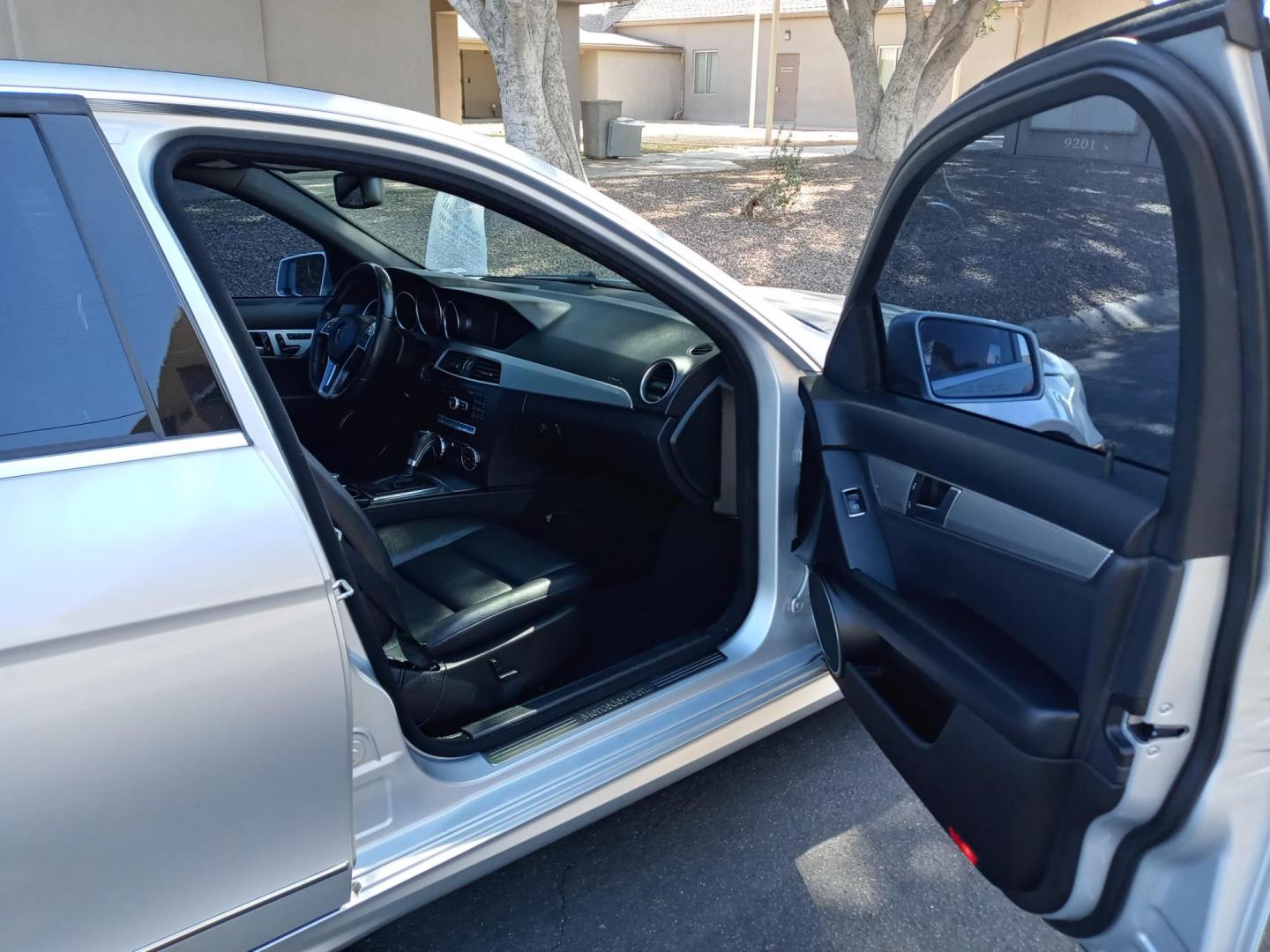 2014 silver /black Mercedes-Benz C-Class C300 4MATIC Sport Sedan (WDDGF8AB5ER) with an 3.0L V6 DOHC 24V engine, 7-Speed Automatic transmission, located at 323 E Dunlap Ave., Phoenix, AZ, 85020, (602) 331-9000, 33.567677, -112.069000 - 2014 Mercedes-Benz C-Class C300 4MATIC Sport Sedan,……. EXCELLENT condition,…… A Real Must See!!.... No accidents, Power everything, Ice cold ac, black interior with black leather seats in near perfect condition, power windows, power door locks, stereo/cd player, phone sync, blue tooth, Gorge - Photo#12