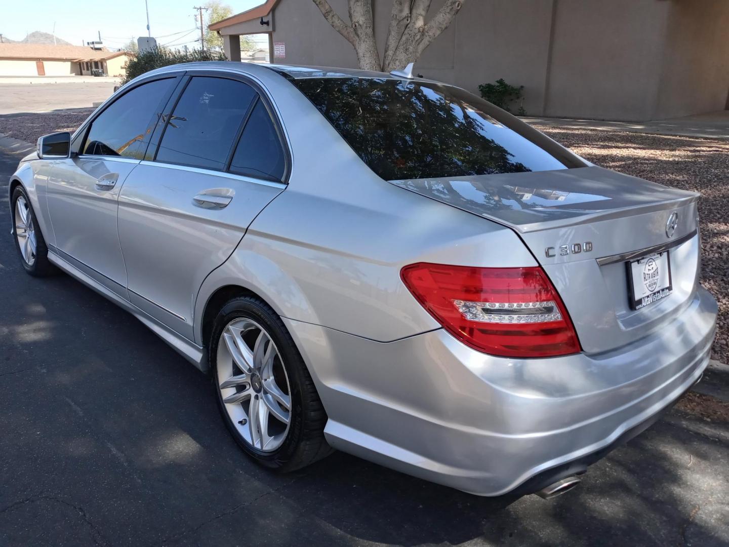 2014 silver /black Mercedes-Benz C-Class C300 4MATIC Sport Sedan (WDDGF8AB5ER) with an 3.0L V6 DOHC 24V engine, 7-Speed Automatic transmission, located at 323 E Dunlap Ave., Phoenix, AZ, 85020, (602) 331-9000, 33.567677, -112.069000 - 2014 Mercedes-Benz C-Class C300 4MATIC Sport Sedan,……. EXCELLENT condition,…… A Real Must See!!.... No accidents, Power everything, Ice cold ac, black interior with black leather seats in near perfect condition, power windows, power door locks, stereo/cd player, phone sync, blue tooth, Gorge - Photo#5