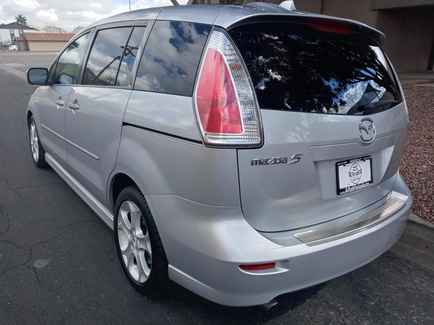 2008 silver /gray and black Mazda MAZDA5 Grand Touring (JM1CR293080) with an 2.3L L4 DOHC 16V engine, 5-Speed Automatic transmission, located at 323 E Dunlap Ave., Phoenix, AZ, 85020, (602) 331-9000, 33.567677, -112.069000 - 2008 Mazda MAZDA5 Grand Touring,.......EXCELLENT condition,........ Ice Cold A/C, Clean black and gray interior with black cloth seats in near perfect condition, New brakes, Tune up, Stereo/CD Player, Bluetooth, Phone sync, Satellite compatible, 3RD Row seating, Rear A/C, Gorgeous tinted sunroof, Th - Photo#5