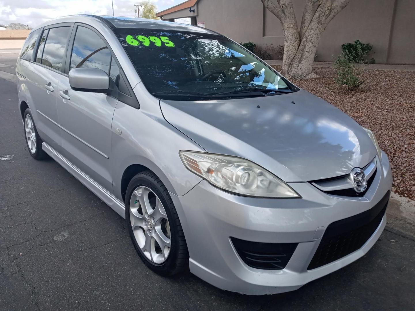 2008 silver /gray and black Mazda MAZDA5 Grand Touring (JM1CR293080) with an 2.3L L4 DOHC 16V engine, 5-Speed Automatic transmission, located at 323 E Dunlap Ave., Phoenix, AZ, 85020, (602) 331-9000, 33.567677, -112.069000 - 2008 Mazda MAZDA5 Grand Touring,.......EXCELLENT condition,........ Ice Cold A/C, Clean black and gray interior with black cloth seats in near perfect condition, New brakes, Tune up, Stereo/CD Player, Bluetooth, Phone sync, Satellite compatible, 3RD Row seating, Rear A/C, Gorgeous tinted sunroof, Th - Photo#2