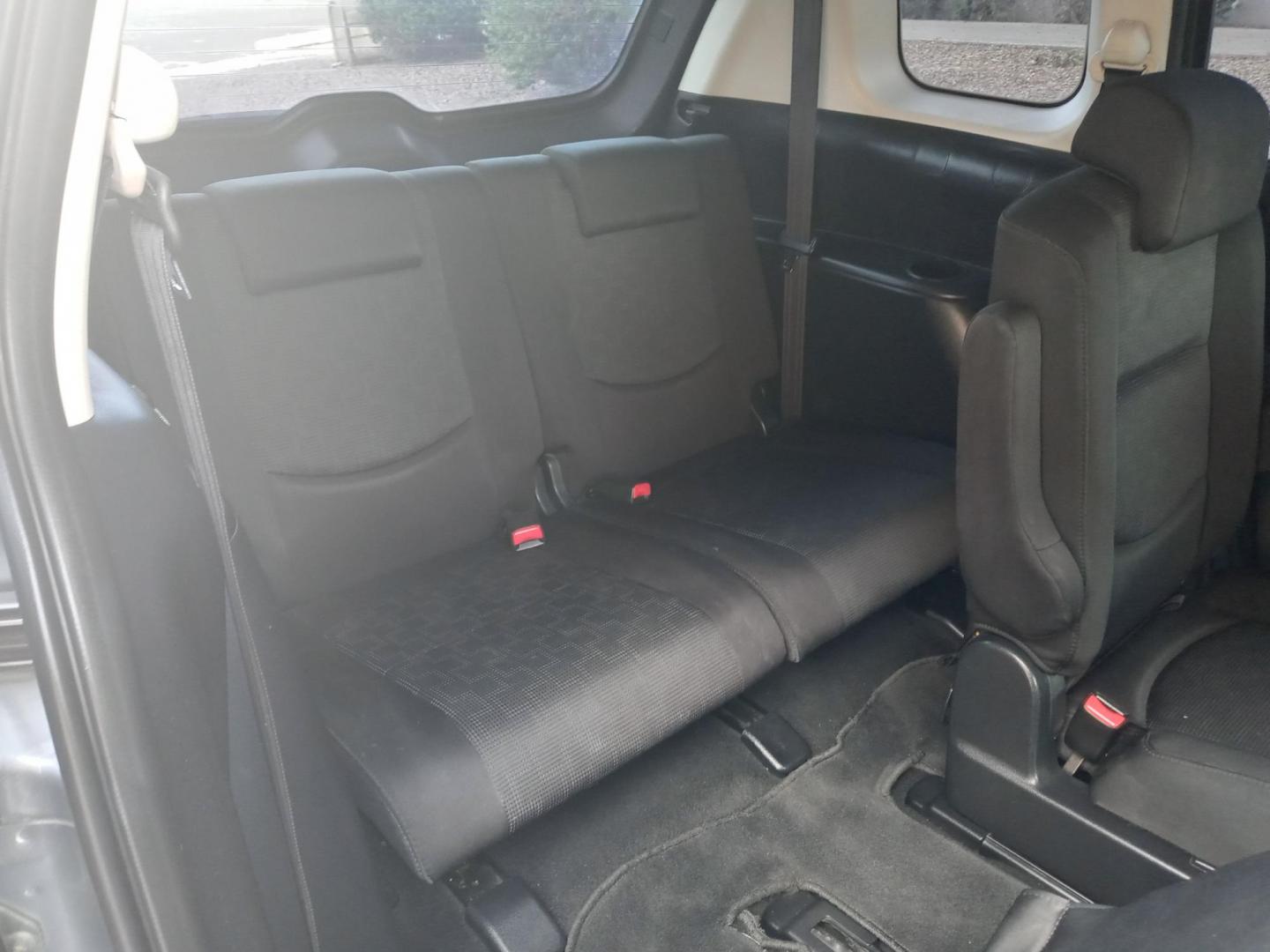 2008 silver /gray and black Mazda MAZDA5 Grand Touring (JM1CR293080) with an 2.3L L4 DOHC 16V engine, 5-Speed Automatic transmission, located at 323 E Dunlap Ave., Phoenix, AZ, 85020, (602) 331-9000, 33.567677, -112.069000 - 2008 Mazda MAZDA5 Grand Touring,.......EXCELLENT condition,........ Ice Cold A/C, Clean black and gray interior with black cloth seats in near perfect condition, New brakes, Tune up, Stereo/CD Player, Bluetooth, Phone sync, Satellite compatible, 3RD Row seating, Rear A/C, Gorgeous tinted sunroof, Th - Photo#17