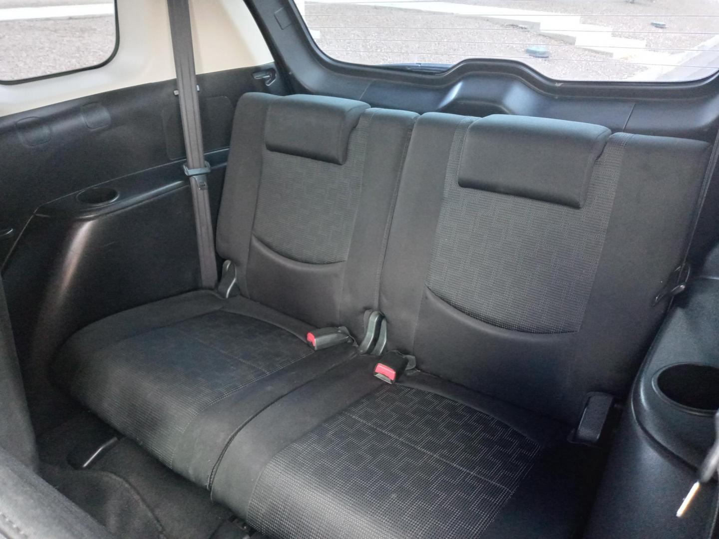 2008 silver /gray and black Mazda MAZDA5 Grand Touring (JM1CR293080) with an 2.3L L4 DOHC 16V engine, 5-Speed Automatic transmission, located at 323 E Dunlap Ave., Phoenix, AZ, 85020, (602) 331-9000, 33.567677, -112.069000 - 2008 Mazda MAZDA5 Grand Touring,.......EXCELLENT condition,........ Ice Cold A/C, Clean black and gray interior with black cloth seats in near perfect condition, New brakes, Tune up, Stereo/CD Player, Bluetooth, Phone sync, Satellite compatible, 3RD Row seating, Rear A/C, Gorgeous tinted sunroof, Th - Photo#12