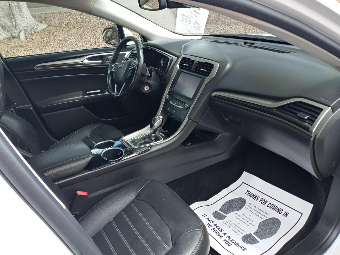 2013 WHITE /gray and black Ford Fusion Hybrid SE (3FA6P0LU4DR) with an 2.0L L4 DOHC 16V HYBRID engine, CVT transmission, located at 323 E Dunlap Ave., Phoenix, AZ, 85020, (602) 331-9000, 33.567677, -112.069000 - Photo#13
