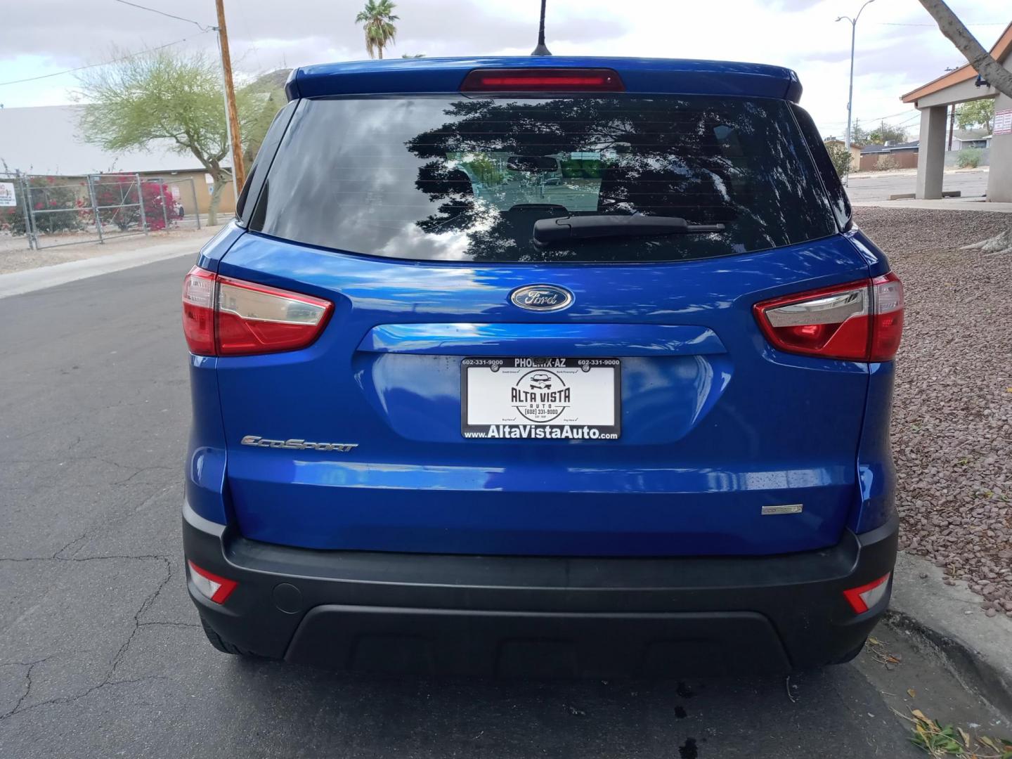 2018 BLUE /gray and black Ford EcoSport S (MAJ3P1RE3JC) with an 1.0L L3 engine, 6A transmission, located at 323 E Dunlap Ave., Phoenix, AZ, 85020, (602) 331-9000, 33.567677, -112.069000 - 2018 Ford EcoSport S,.......EXCELLENT condition, ONLY 84K MILES!!.... Ice Cold A/C, Black and gray interior with gray cloth seats in near perfect condition, New Tires, New brakes, Tune up, Stereo/CD Player, Bluetooth, Phone sync, Backuup camera, This suv is gorgeous inside and out, Incredible gas m - Photo#7