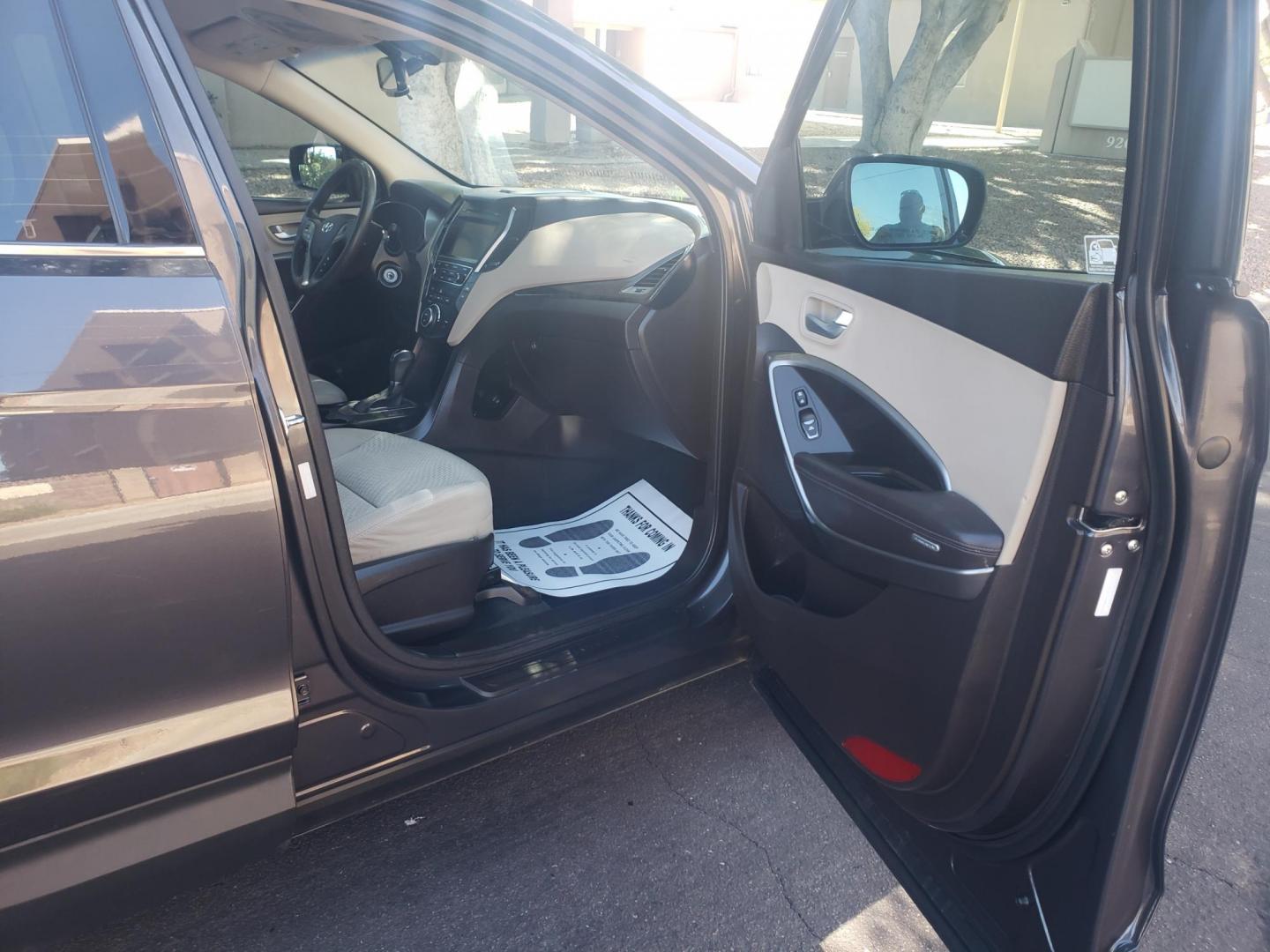 2017 gray /Tan and black Hyundai Santa Fe Sport 2.4 FWD (5XYZU3LBXHG) with an 2.4L L4 DOHC 16V engine, 6A transmission, located at 323 E Dunlap Ave., Phoenix, AZ, 85020, (602) 331-9000, 33.567677, -112.069000 - 2017 Hyundai Santa Fe Sport 2.4 FWD,.......EXCELLENT condition,.... Ice Cold A/C, Tan and black interior with tan cloth seats in near perfect condition, New brakes, Tune up, Touch screen Stereo/CD Player, Bluetooth, Phone sync, Backup camera, Satellite compatible, This suv is gorgeous inside and ou - Photo#7