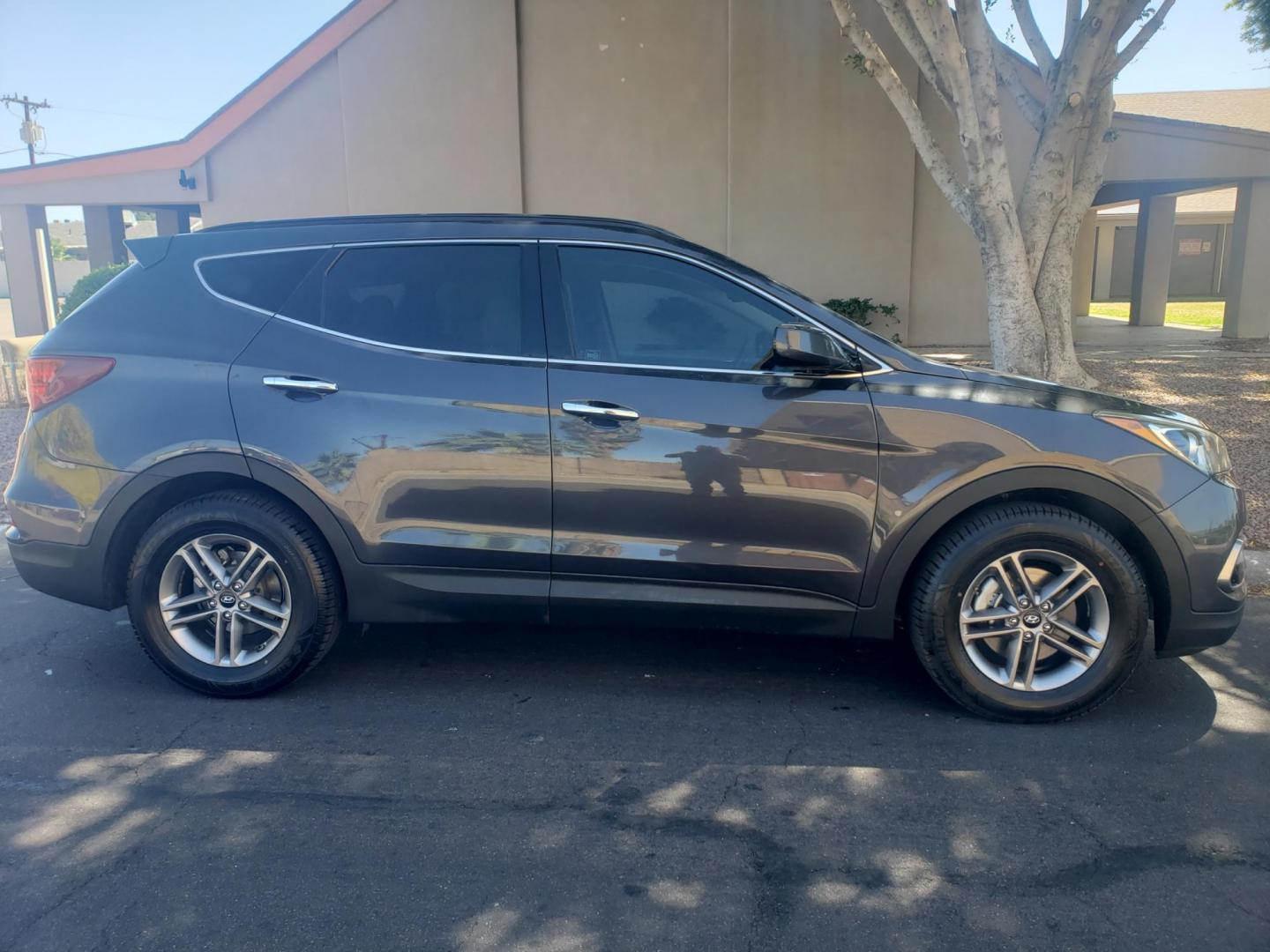 2017 gray /Tan and black Hyundai Santa Fe Sport 2.4 FWD (5XYZU3LBXHG) with an 2.4L L4 DOHC 16V engine, 6A transmission, located at 323 E Dunlap Ave., Phoenix, AZ, 85020, (602) 331-9000, 33.567677, -112.069000 - 2017 Hyundai Santa Fe Sport 2.4 FWD,.......EXCELLENT condition,.... Ice Cold A/C, Tan and black interior with tan cloth seats in near perfect condition, New brakes, Tune up, Touch screen Stereo/CD Player, Bluetooth, Phone sync, Backup camera, Satellite compatible, This suv is gorgeous inside and ou - Photo#3