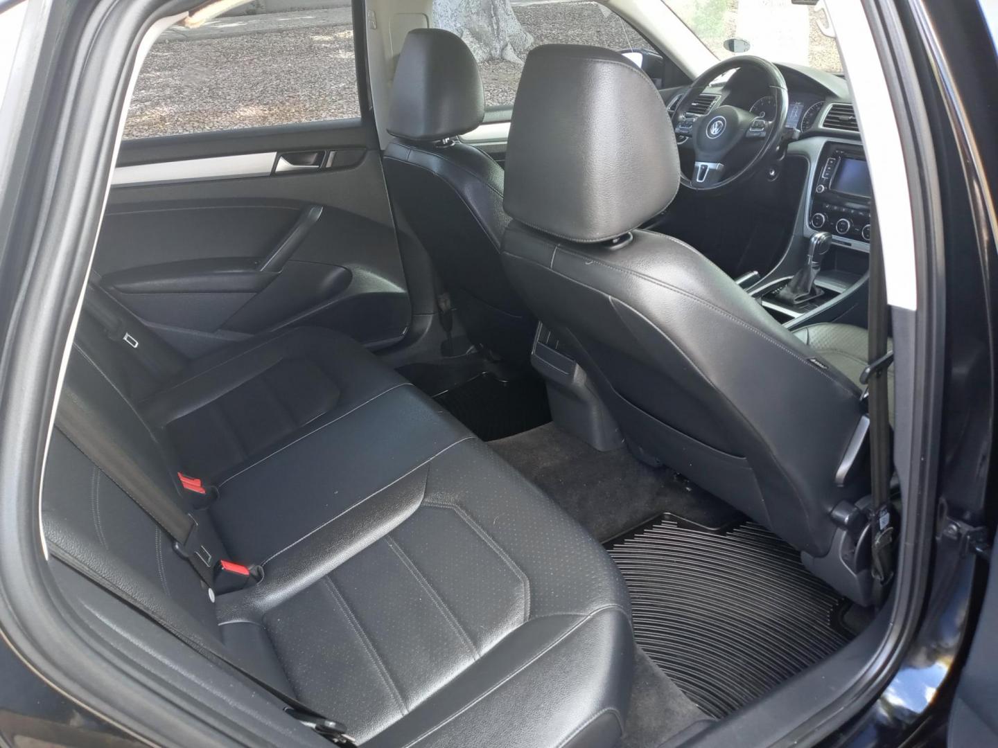 2012 black /black Volkswagen Passat 2.5L SE AT (1VWBP7A36CC) with an 2.5L L5 engine, 6-Speed Automatic transmission, located at 323 E Dunlap Ave., Phoenix, AZ, 85020, (602) 331-9000, 33.567677, -112.069000 - 2012 Volkswagen Passat 2.5L SE AT,..............A Must See!!..... No accidents,..... Ice cold AC. The car is gorgeous inside and out. Power windows, Power door locks, Touch screen Stereo/CD Player, Phone sync, Bluetooth, Satellite compatible, Beautiful black interior with black leather seats in near - Photo#15