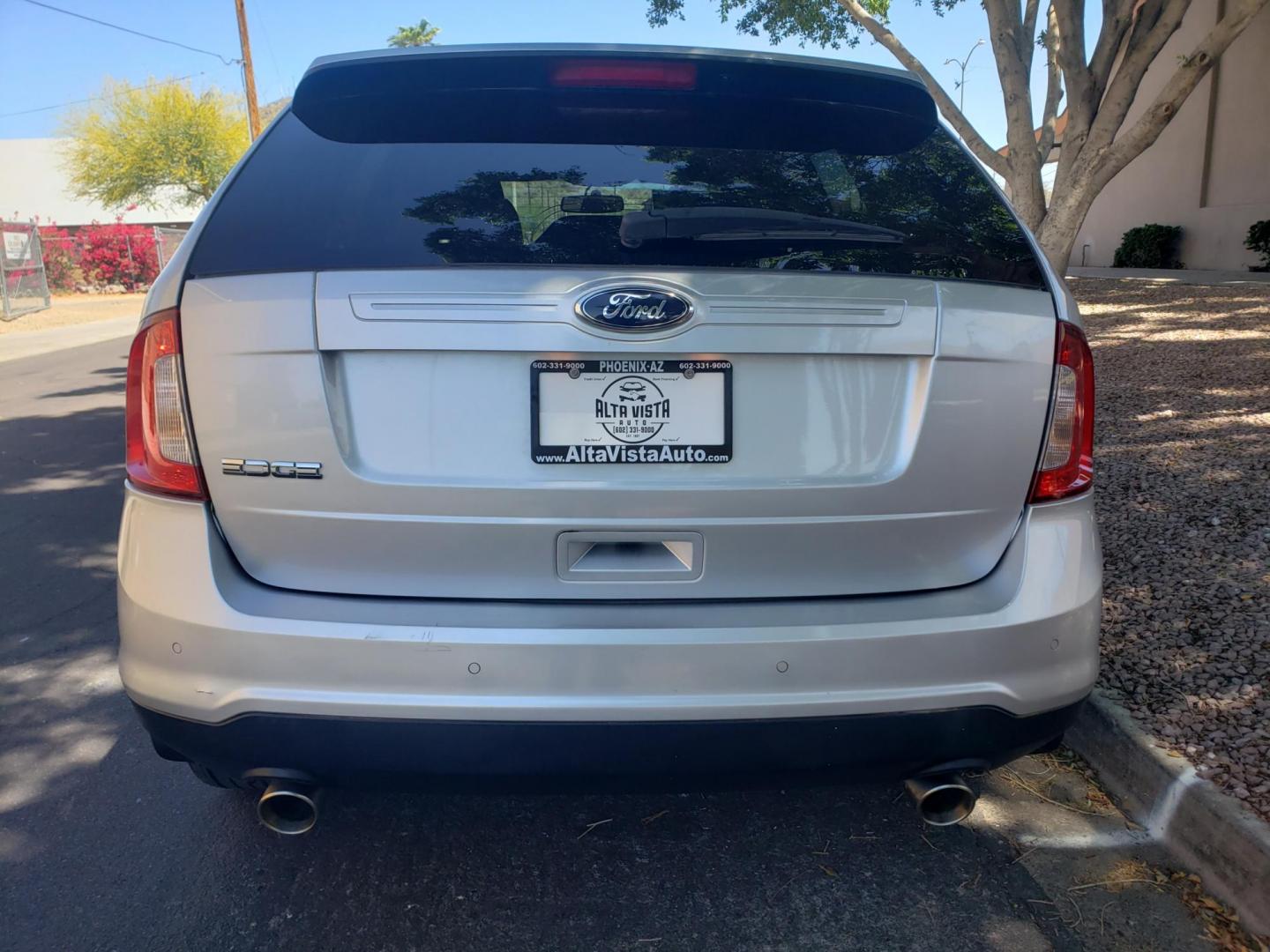 2013 silver /gray and black Ford Edge SE FWD (2FMDK3GC1DB) with an 3.5L V6 DOHC 24V engine, 6-Speed Automatic transmission, located at 323 E Dunlap Ave., Phoenix, AZ, 85020, (602) 331-9000, 33.567677, -112.069000 - Photo#6