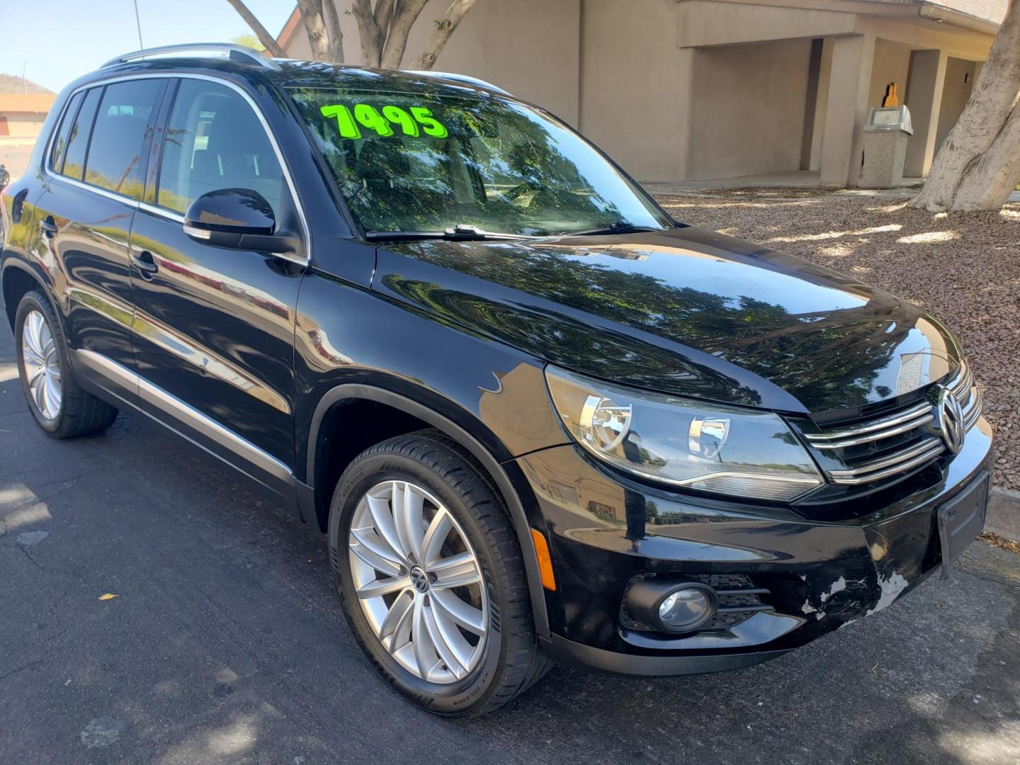 2015 black /gray and black Volkswagen Tiguan S 4Motion (WVGBV7AX9FW) with an 2.0L L4 DOHC 16V TURBO engine, 6-Speed Automatic transmission, located at 323 E Dunlap Ave., Phoenix, AZ, 85020, (602) 331-9000, 33.567677, -112.069000 - 2015 Volkswagen Tiguan S 4Motion,.......EXCELLENT condition,.... Ice Cold A/C, Black and gray interior with black leather seats in near perfect condition, Stereo/CD Player, Bluetooth, Phone sync, Backup camera, Satellite compatible, Navigation, Gorgeous tinted sunroof, This suv is gorgeous inside an - Photo#2