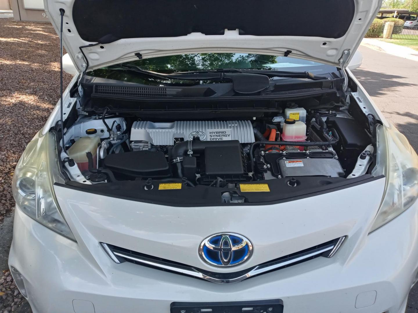 2012 WHITE /gray and black Toyota Prius Two (JTDZN3EU5C3) with an 1.8L L4 DOHC 16V HYBRID engine, Continuously Variable Transmission transmission, located at 323 E Dunlap Ave., Phoenix, AZ, 85020, (602) 331-9000, 33.567677, -112.069000 - 2012 Toyota Prius Two,....... EXCELLENT condition, A Real Must See!!.... No accidents, Power everything, Ice cold ac, Touch screen Stereo/CD player, blue tooth, phone sync, backup camera, navigation, Clean Gray and lite gray interior with gray cloth seats in near perfect condition, power windows, p - Photo#17