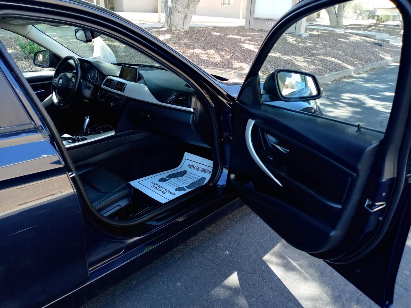 2013 black /black BMW 3-Series 328i Sedan (WBA3C1C58DF) with an 2.0L L4 DOHC 16V engine, automatic transmission, located at 323 E Dunlap Ave., Phoenix, AZ, 85020, (602) 331-9000, 33.567677, -112.069000 - 2013 BMW 3-Series 328i Sedan,……. EXCELLENT condition,…… A Real Must See!!.... No accidents, Power everything, Ice cold ac, Black interior with black leather seats in near perfect condition, power windows, power door locks, stereo/cd player, phone sync, blue tooth, Gorgeous tinted sunroof, cl - Photo#12