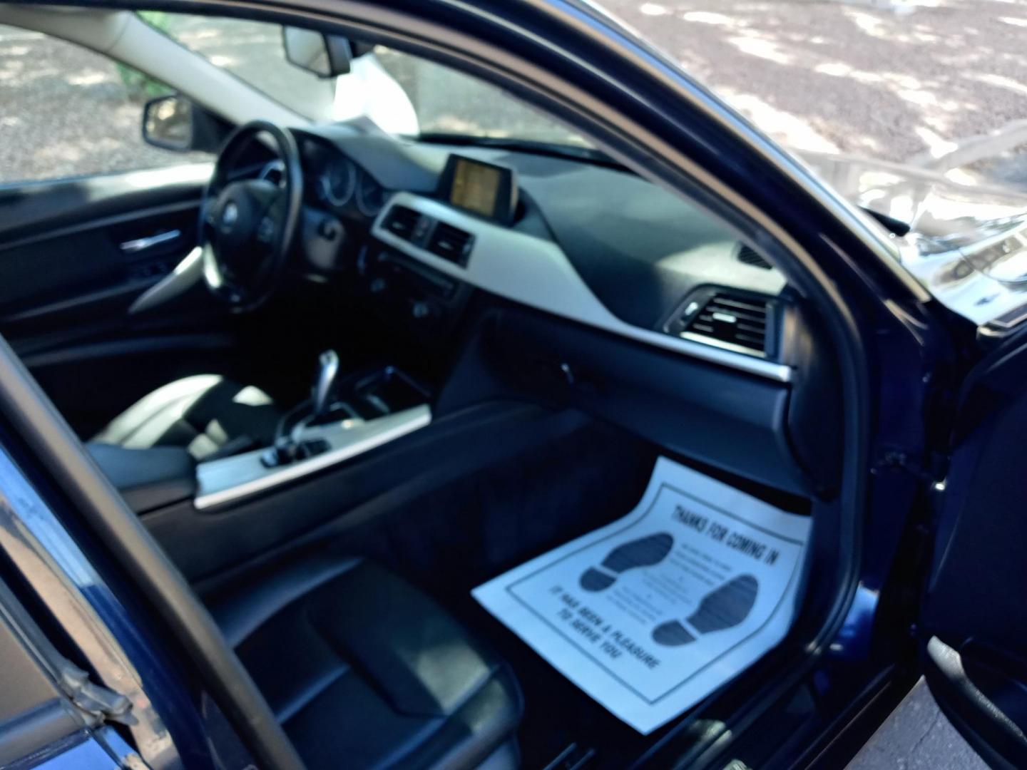 2013 black /black BMW 3-Series 328i Sedan (WBA3C1C58DF) with an 2.0L L4 DOHC 16V engine, automatic transmission, located at 323 E Dunlap Ave., Phoenix, AZ, 85020, (602) 331-9000, 33.567677, -112.069000 - 2013 BMW 3-Series 328i Sedan,……. EXCELLENT condition,…… A Real Must See!!.... No accidents, Power everything, Ice cold ac, Black interior with black leather seats in near perfect condition, power windows, power door locks, stereo/cd player, phone sync, blue tooth, Gorgeous tinted sunroof, cl - Photo#13
