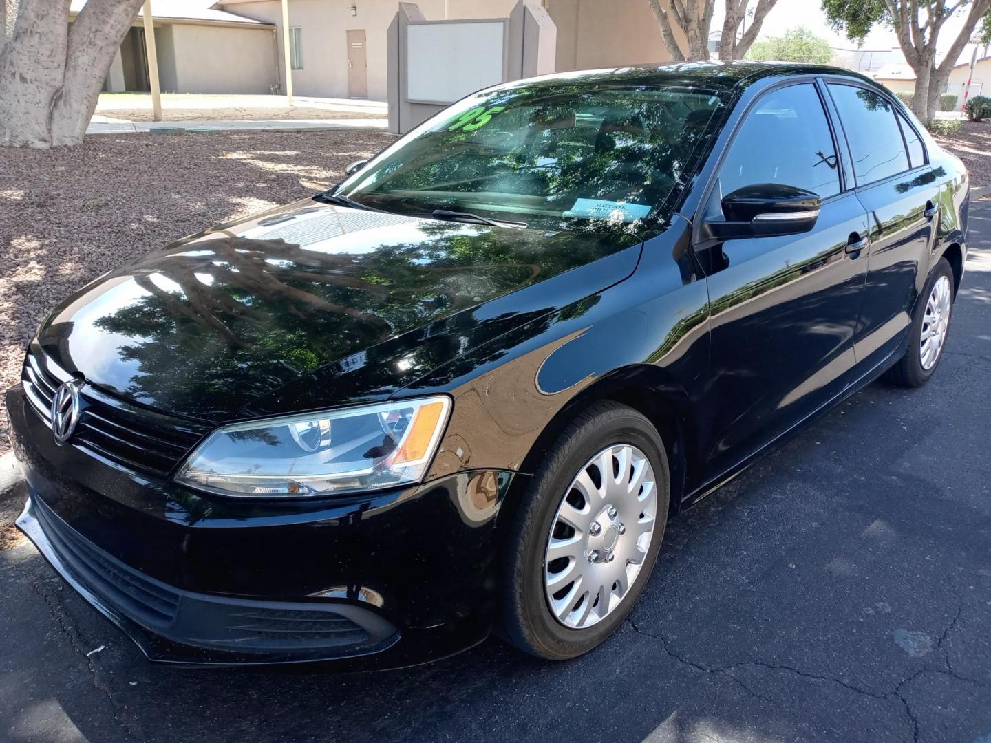 2014 black /gray and black Volkswagen Jetta SE (3VWD17AJXEM) with an 1.8L L4 DOHC 20V engine, 6-Speed Automatic transmission, located at 323 E Dunlap Ave., Phoenix, AZ, 85020, (602) 331-9000, 33.567677, -112.069000 - 2014 Volkswagen Jetta SE,...... EXCELLENT condition, A Real Must See!!.... No accidents, Ice cold ac, Stereo/CD Player, Satellite compatible, Bluetooth, Phone sync, Clean Black and gray interior with Black Leather seats in near perfect condition, power windows, power door locks, clean Arizona title, - Photo#0