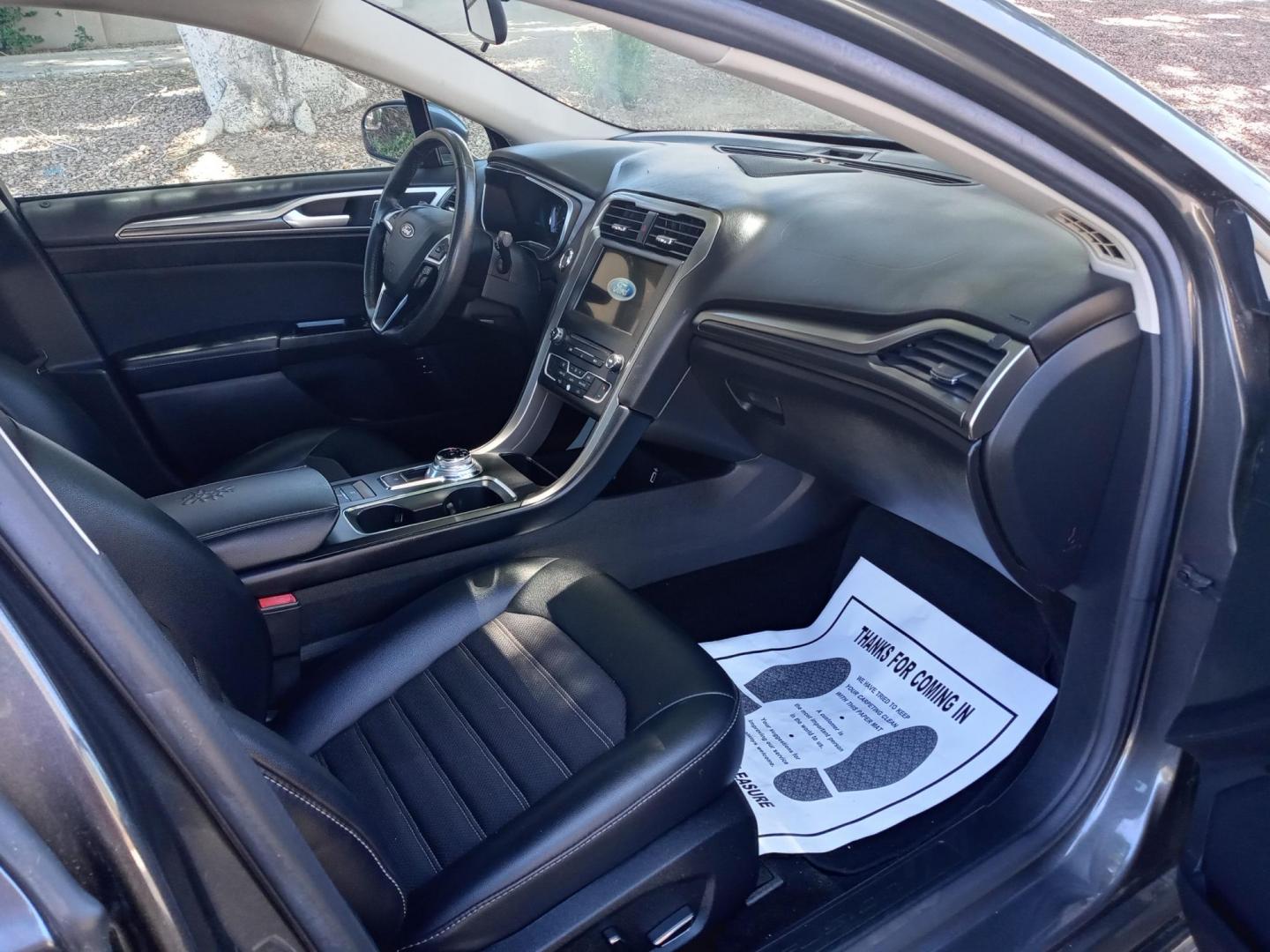 2017 gray /black Ford Fusion Hybrid SE (3FA6P0LU0HR) with an 2.0L L4 DOHC 16V HYBRID engine, CVT transmission, located at 323 E Dunlap Ave., Phoenix, AZ, 85020, (602) 331-9000, 33.567677, -112.069000 - 2017 Ford Fusion Hybrid SE,........EXCELLENT condition, A Real Must See!!.... No accidents, Power everything, Touch screen Stereo/cd player, Phone sync, Bluetooth, Satellite compatible, backup camera, navigation, Ice cold ac, Clean Black interior with black leather seats in near perfect condition, p - Photo#13