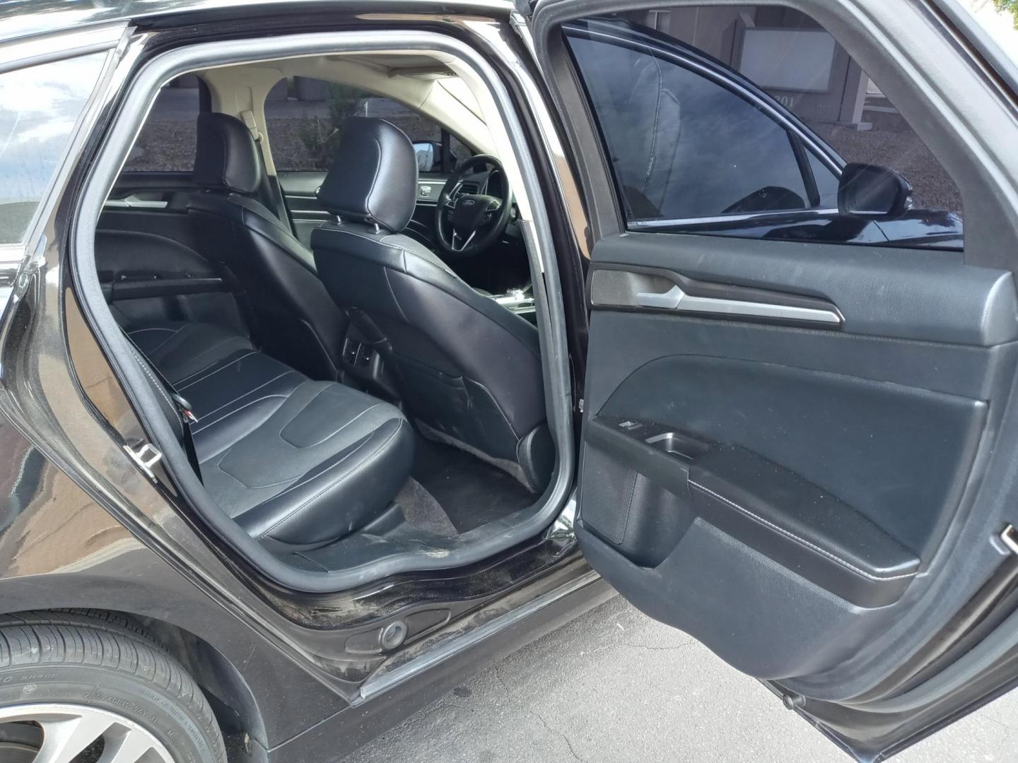 2020 black /black Ford Fusion Titanium AWD (3FA6P0D96LR) with an 2.0L L4 DOHC 16V engine, 6A transmission, located at 323 E Dunlap Ave., Phoenix, AZ, 85020, (602) 331-9000, 33.567677, -112.069000 - 2020 Ford Fusion Titanium AWD,........EXCELLENT condition, A Real Must See!!.... No accidents, Power everything, Touch screen Stereo/cd player, Phone sync, Bluetooth, Satellite compatible, Navigation, Backup camera, Ice cold ac, Clean Black interior with Black leather seats in near perfect condition - Photo#14