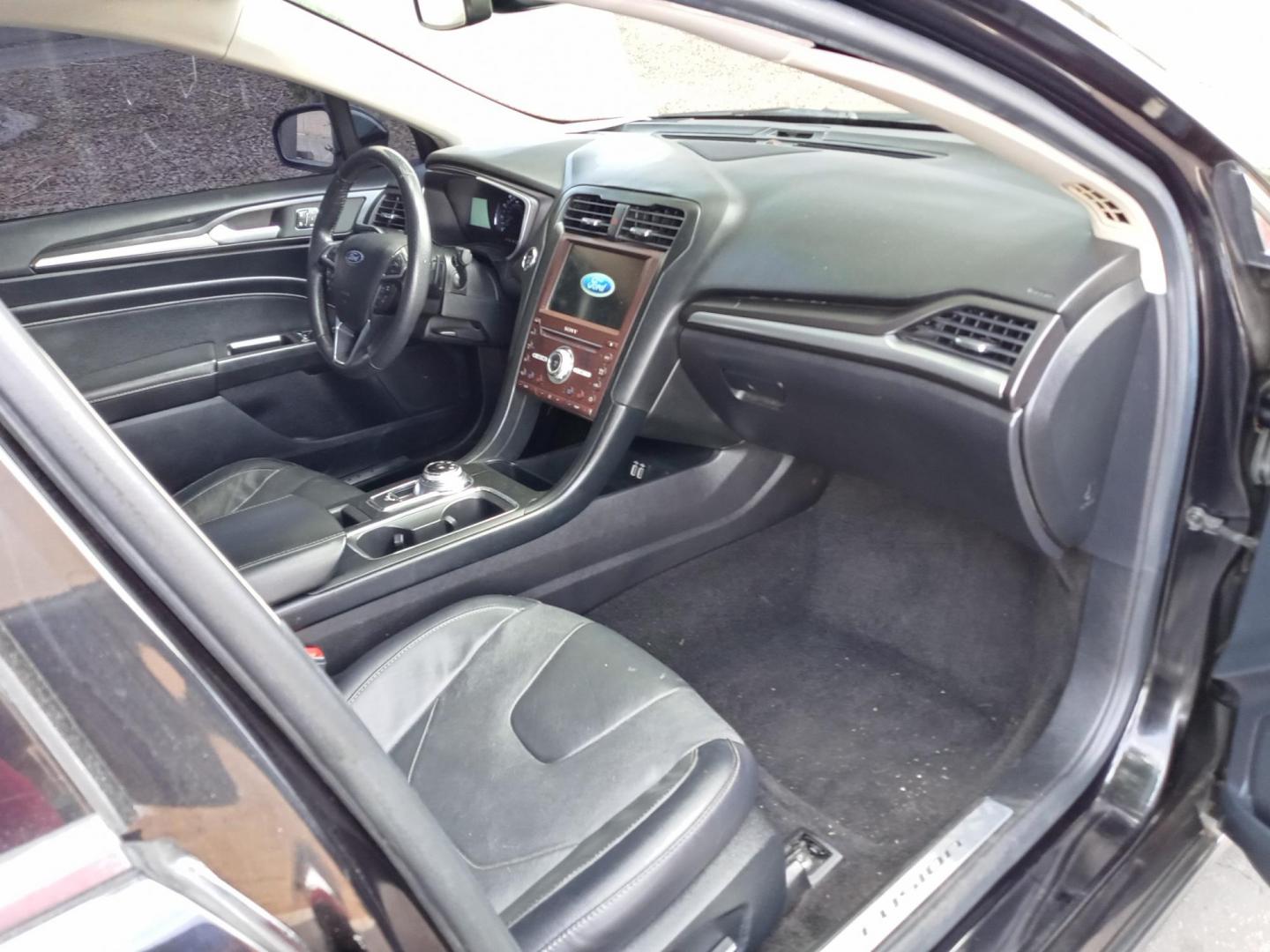 2020 black /black Ford Fusion Titanium AWD (3FA6P0D96LR) with an 2.0L L4 DOHC 16V engine, 6A transmission, located at 323 E Dunlap Ave., Phoenix, AZ, 85020, (602) 331-9000, 33.567677, -112.069000 - 2020 Ford Fusion Titanium AWD,........EXCELLENT condition, A Real Must See!!.... No accidents, Power everything, Touch screen Stereo/cd player, Phone sync, Bluetooth, Satellite compatible, Navigation, Backup camera, Ice cold ac, Clean Black interior with Black leather seats in near perfect condition - Photo#13