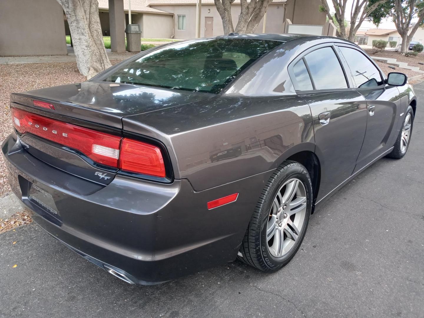 2014 gray /black Dodge Charger R/T (2C3CDXCT1EH) with an 5.7L V8 OHV 16V engine, 5-Speed Automatic transmission, located at 323 E Dunlap Ave., Phoenix, AZ, 85020, (602) 331-9000, 33.567677, -112.069000 - 2014 Dodge Charger R/T,........EXCELLENT condition, A Real Must See!!.... No accidents, Power everything, Touch screen Stereo/cd player, Phone sync, Bluetooth, Satellite compatible, Ice cold ac, Clean Black interior with Black cloth seats in near perfect condition, power windows, power door locks, - Photo#3
