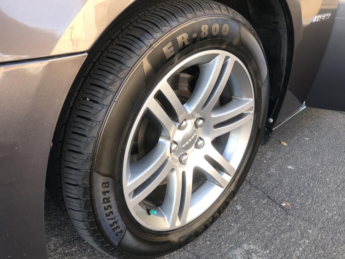 2014 gray /black Dodge Charger R/T (2C3CDXCT1EH) with an 5.7L V8 OHV 16V engine, 5-Speed Automatic transmission, located at 323 E Dunlap Ave., Phoenix, AZ, 85020, (602) 331-9000, 33.567677, -112.069000 - 2014 Dodge Charger R/T,........ A Real Must See!!.... Power everything, Touch screen Stereo/cd player, Phone sync, Bluetooth, Satellite compatible, Ice cold ac, Clean Black interior, power windows, power door locks, clean Arizona title, Runs and Drives Excellent. Very clean inside and out, Any q- Photo#15