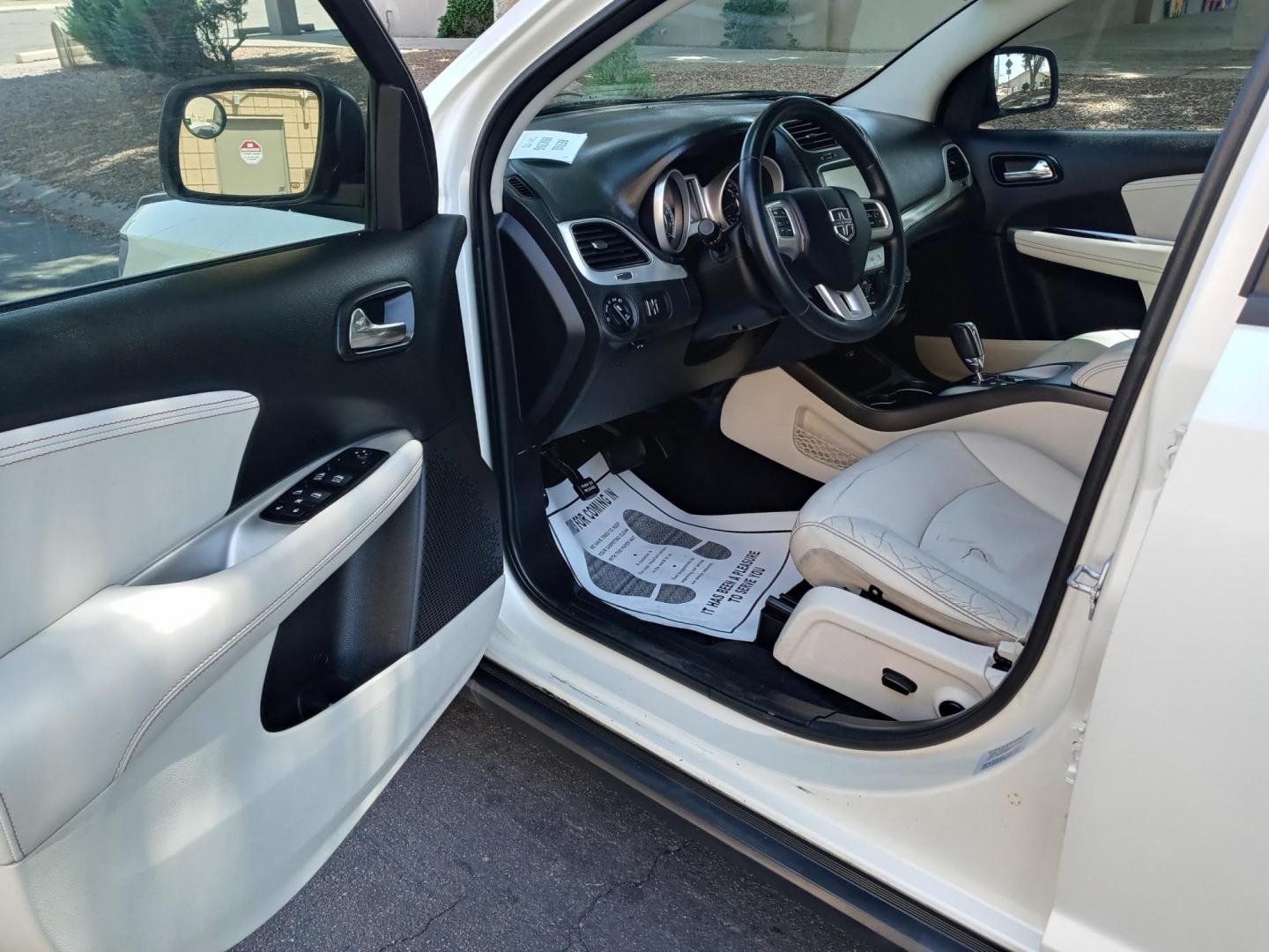 2015 WHITE /white and black Dodge Journey Limited (3C4PDCDG8FT) with an 3.6L V6 DOHC 24V engine, 6A transmission, located at 323 E Dunlap Ave., Phoenix, AZ, 85020, (602) 331-9000, 33.567677, -112.069000 - 2015 Dodge Journey Limited,.......EXCELLENT condition,.... Ice Cold A/C, Black and white interior with white leather seats in near perfect condition, New brakes, Tune up, touch screen Stereo/CD Player, Bluetooth, Phone sync, Backuup camera, Satellite compatible, 3RD Row seating , Rear a/c This suv - Photo#8