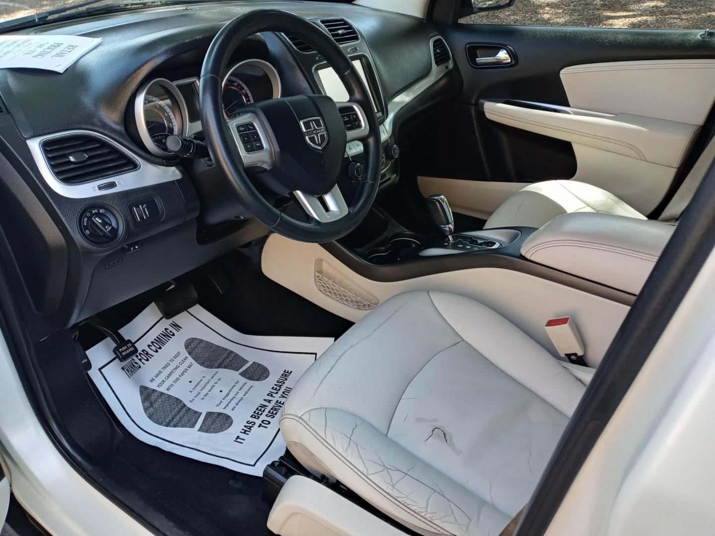 2015 WHITE /white and black Dodge Journey Limited (3C4PDCDG8FT) with an 3.6L V6 DOHC 24V engine, 6A transmission, located at 323 E Dunlap Ave., Phoenix, AZ, 85020, (602) 331-9000, 33.567677, -112.069000 - 2015 Dodge Journey Limited,.......EXCELLENT condition,.... Ice Cold A/C, Black and white interior with white leather seats in near perfect condition, New brakes, Tune up, touch screen Stereo/CD Player, Bluetooth, Phone sync, Backuup camera, Satellite compatible, 3RD Row seating , Rear a/c This suv - Photo#9