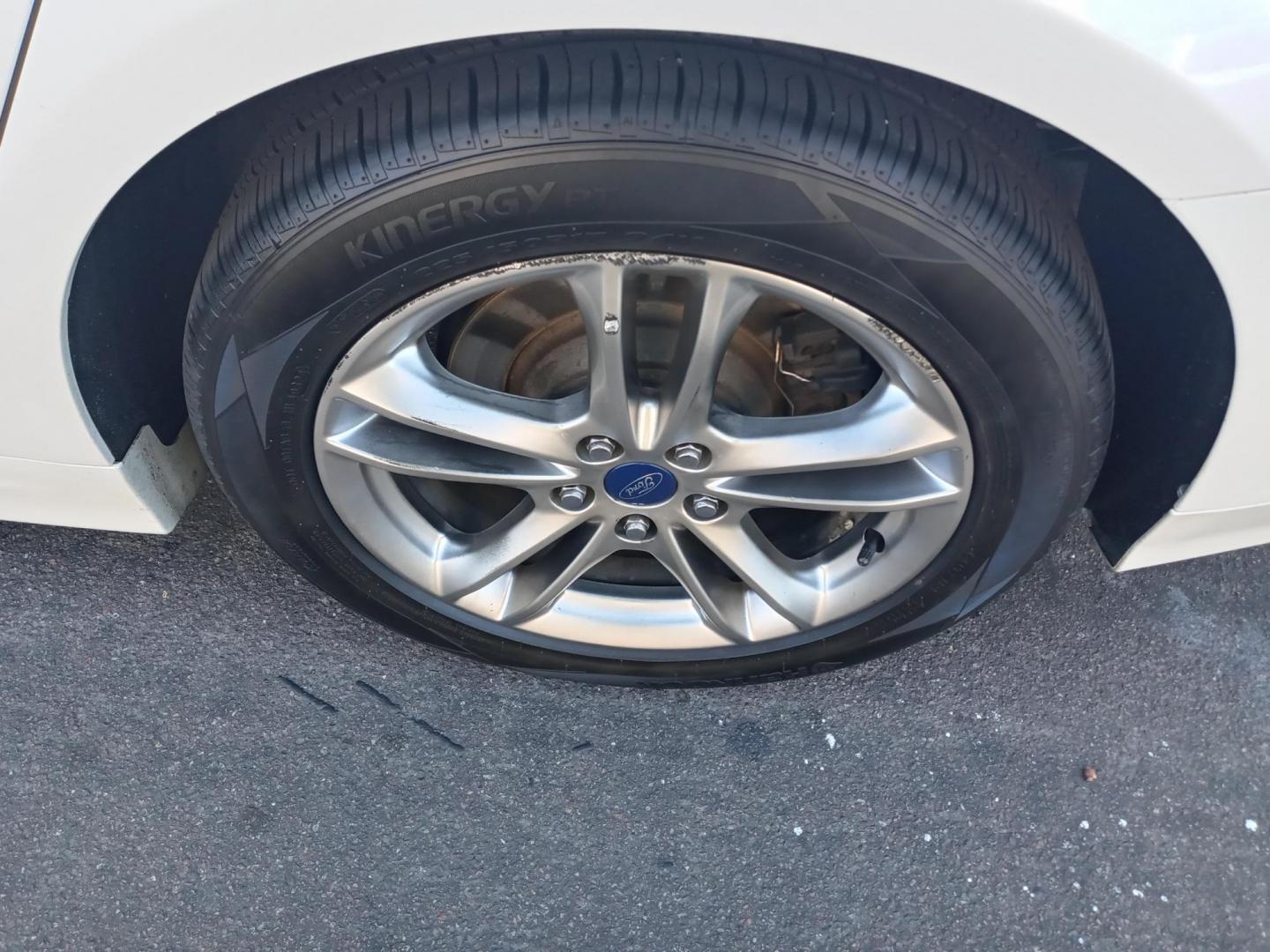 2015 WHITE /white and black Ford Fusion Energi Titanium (3FA6P0SU5FR) with an 2.0L L4 DOHC 16V HYBRID engine, Continuously Variable Transmission transmission, located at 323 E Dunlap Ave., Phoenix, AZ, 85020, (602) 331-9000, 33.567677, -112.069000 - 2015 Ford Fusion Energi Titanium,........EXCELLENT condition, A Real Must See!!.... No accidents, Power everything, Touch screen Stereo/cd player, Phone sync, Bluetooth, Satellite compatible, Backup camera, Ice cold ac, Clean Black and white interior with white leather seats in near perfect conditio - Photo#19