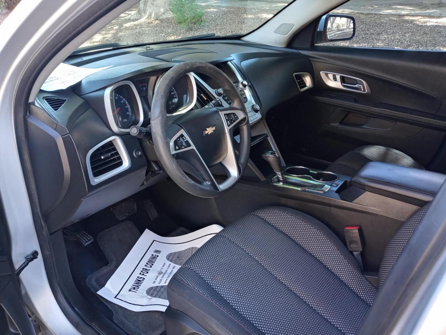 2016 silver /gray and black Chevrolet Equinox LT 2WD (2GNALCEK9G1) with an 2.4L L4 DOHC 16V FFV engine, 6A transmission, located at 323 E Dunlap Ave., Phoenix, AZ, 85020, (602) 331-9000, 33.567677, -112.069000 - 2016 Chevrolet Equinox LT 2WD,.......EXCELLENT condition,.... Ice Cold A/C, Black and gray interior with black cloth seats in near perfect condition, New brakes, Tune up, touch screen Stereo, Bluetooth, Phone sync, Backuup camera, Satellite compatible, This suv is gorgeous inside and out, Incredibl - Photo#9