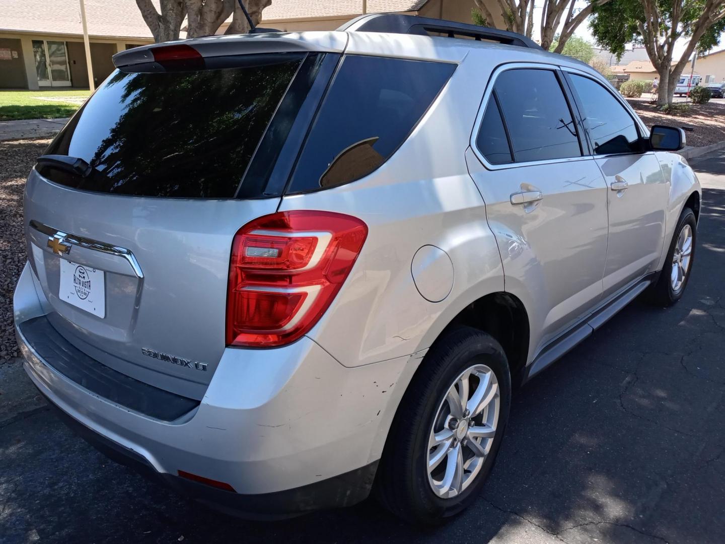 2016 silver /gray and black Chevrolet Equinox LT 2WD (2GNALCEK9G1) with an 2.4L L4 DOHC 16V FFV engine, 6A transmission, located at 323 E Dunlap Ave., Phoenix, AZ, 85020, (602) 331-9000, 33.567677, -112.069000 - 2016 Chevrolet Equinox LT 2WD,.......EXCELLENT condition,.... Ice Cold A/C, Black and gray interior with black cloth seats in near perfect condition, New brakes, Tune up, touch screen Stereo, Bluetooth, Phone sync, Backuup camera, Satellite compatible, This suv is gorgeous inside and out, Incredibl - Photo#3