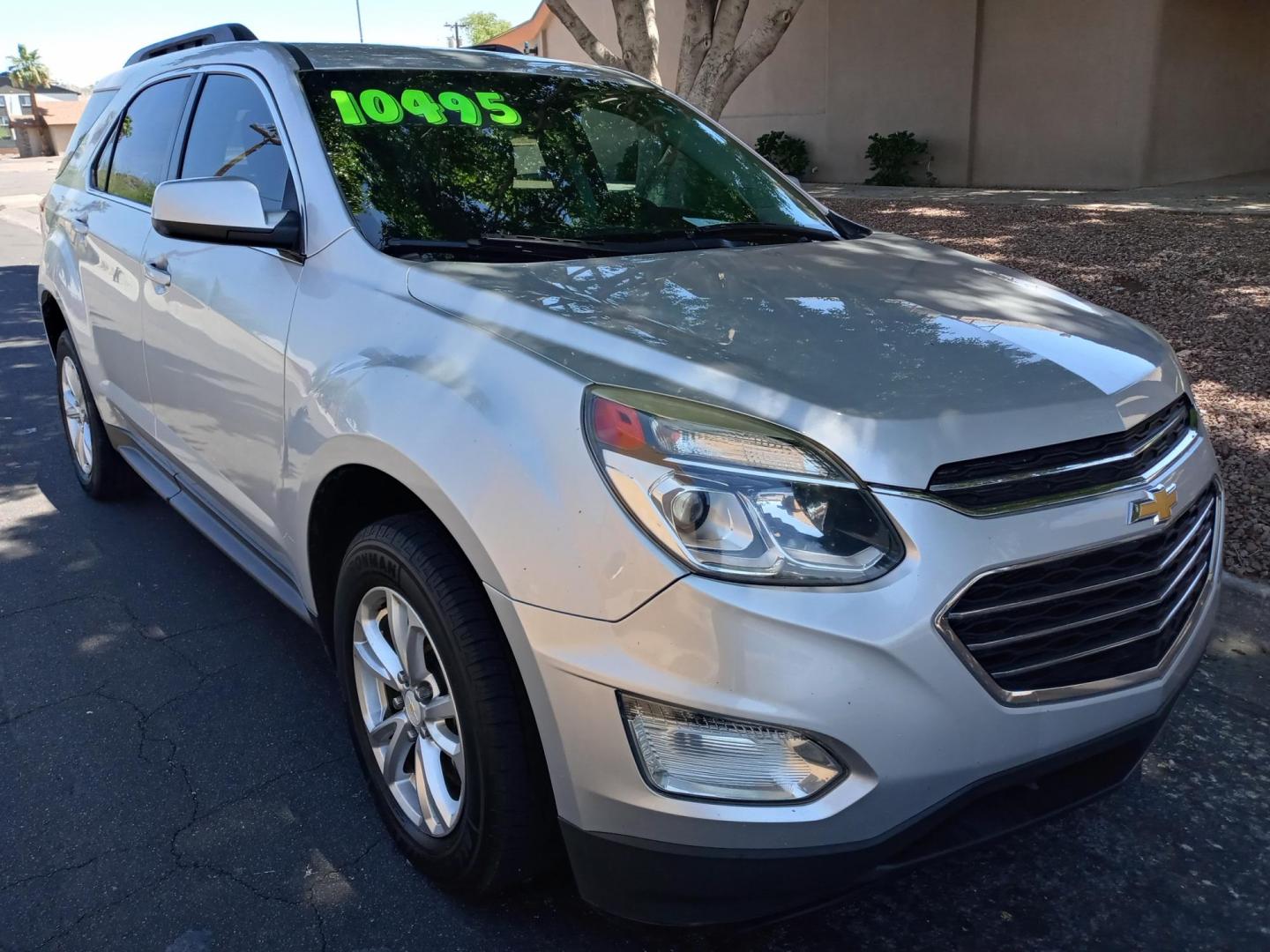 2016 silver /gray and black Chevrolet Equinox LT 2WD (2GNALCEK9G1) with an 2.4L L4 DOHC 16V FFV engine, 6A transmission, located at 323 E Dunlap Ave., Phoenix, AZ, 85020, (602) 331-9000, 33.567677, -112.069000 - 2016 Chevrolet Equinox LT 2WD,.......EXCELLENT condition,.... Ice Cold A/C, Black and gray interior with black cloth seats in near perfect condition, New brakes, Tune up, touch screen Stereo, Bluetooth, Phone sync, Backuup camera, Satellite compatible, This suv is gorgeous inside and out, Incredibl - Photo#2