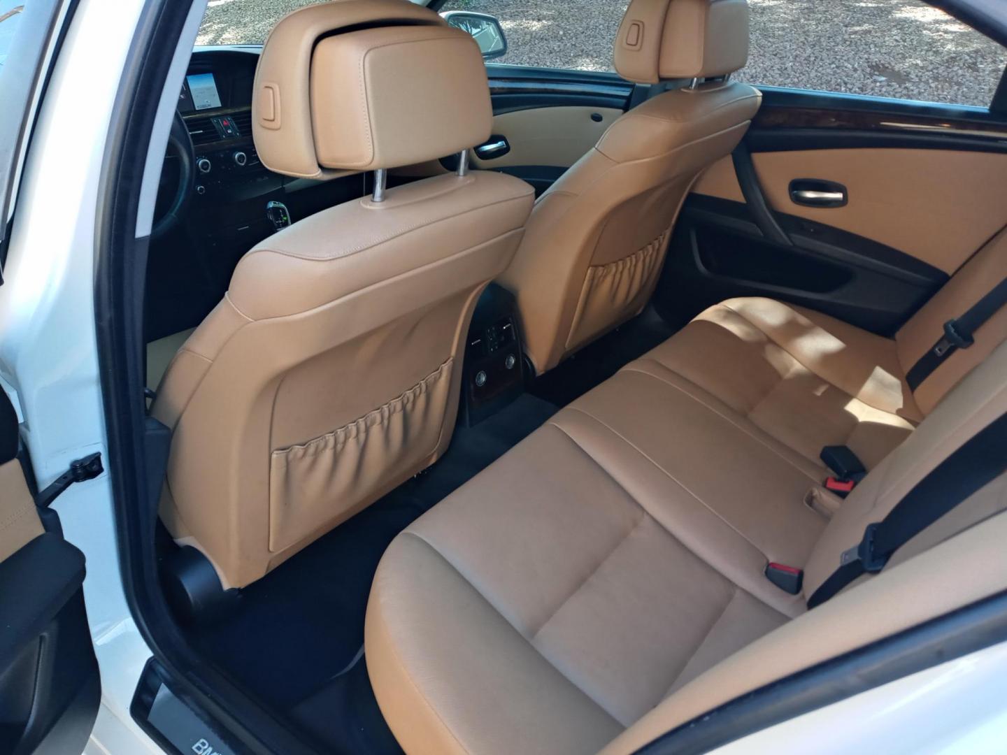 2010 silver /Tan and black BMW 5-Series 528i (WBANU5C52AC) with an 3.0L L6 DOHC 24V engine, automatic transmission, located at 323 E Dunlap Ave., Phoenix, AZ, 85020, (602) 331-9000, 33.567677, -112.069000 - 2010 BMW 5-Series 528i,........CASH PRICING FIRM...$7000 O.T.D. Easy no haggle pricing for a very nice luxury atuomobile. Just bring cashier check or cash and drive her away.....EXCELLENT condition, A Real Must See!!.... No accidents, Power everything, Stereo/cd player, Phone sync, Bluetooth, Ic - Photo#11