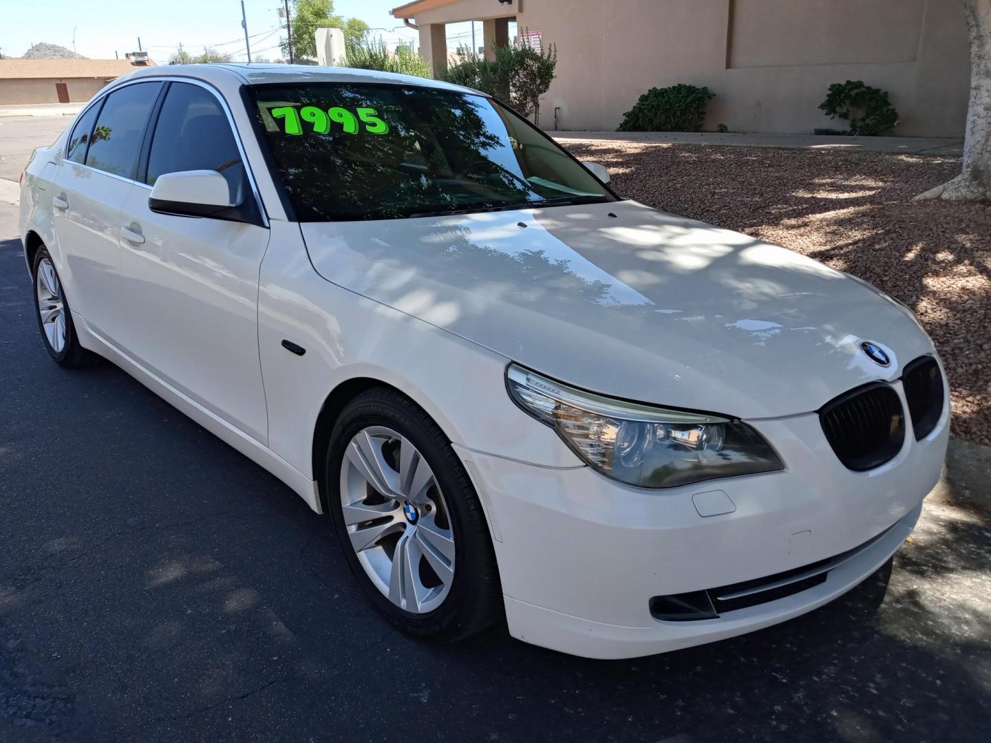 2010 silver /Tan and black BMW 5-Series 528i (WBANU5C52AC) with an 3.0L L6 DOHC 24V engine, automatic transmission, located at 323 E Dunlap Ave., Phoenix, AZ, 85020, (602) 331-9000, 33.567677, -112.069000 - 2010 BMW 5-Series 528i,........CASH PRICING FIRM...$7000 O.T.D. Easy no haggle pricing for a very nice luxury atuomobile. Just bring cashier check or cash and drive her away.....EXCELLENT condition, A Real Must See!!.... No accidents, Power everything, Stereo/cd player, Phone sync, Bluetooth, Ic - Photo#2