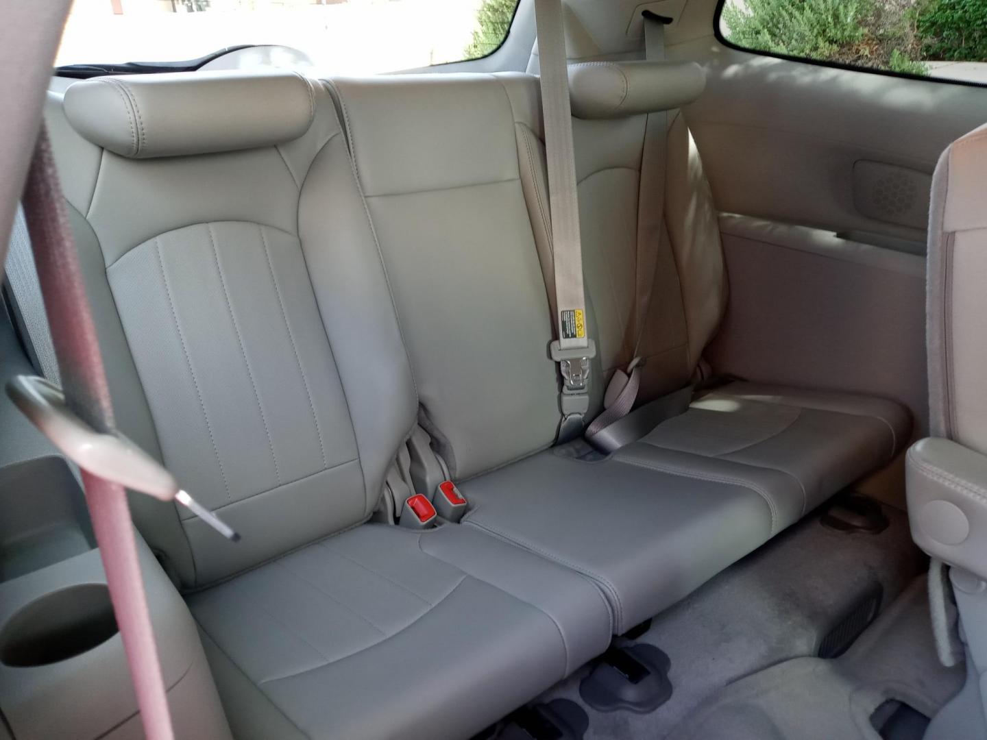 2008 Buick Enclave CXL FWD (5GAER23718J) with an 3.6L V6 DOHC 24V engine, 6-Speed Automatic Overdrive transmission, located at 323 E Dunlap Ave., Phoenix, AZ, 85020, (602) 331-9000, 33.567677, -112.069000 - 2008 Buick Enclave CXL FWD,.......EXCELLENT condition,....ONLY 127K MILES........ Ice Cold A/C front and rear, gray interior with gray leather seats in near perfect condition, New brakes, Tune up, Stereo/CD Player, Bluetooth, Phone sync, Satellite compatible, 3RD Row seating, Rear A/C, This suv - Photo#17