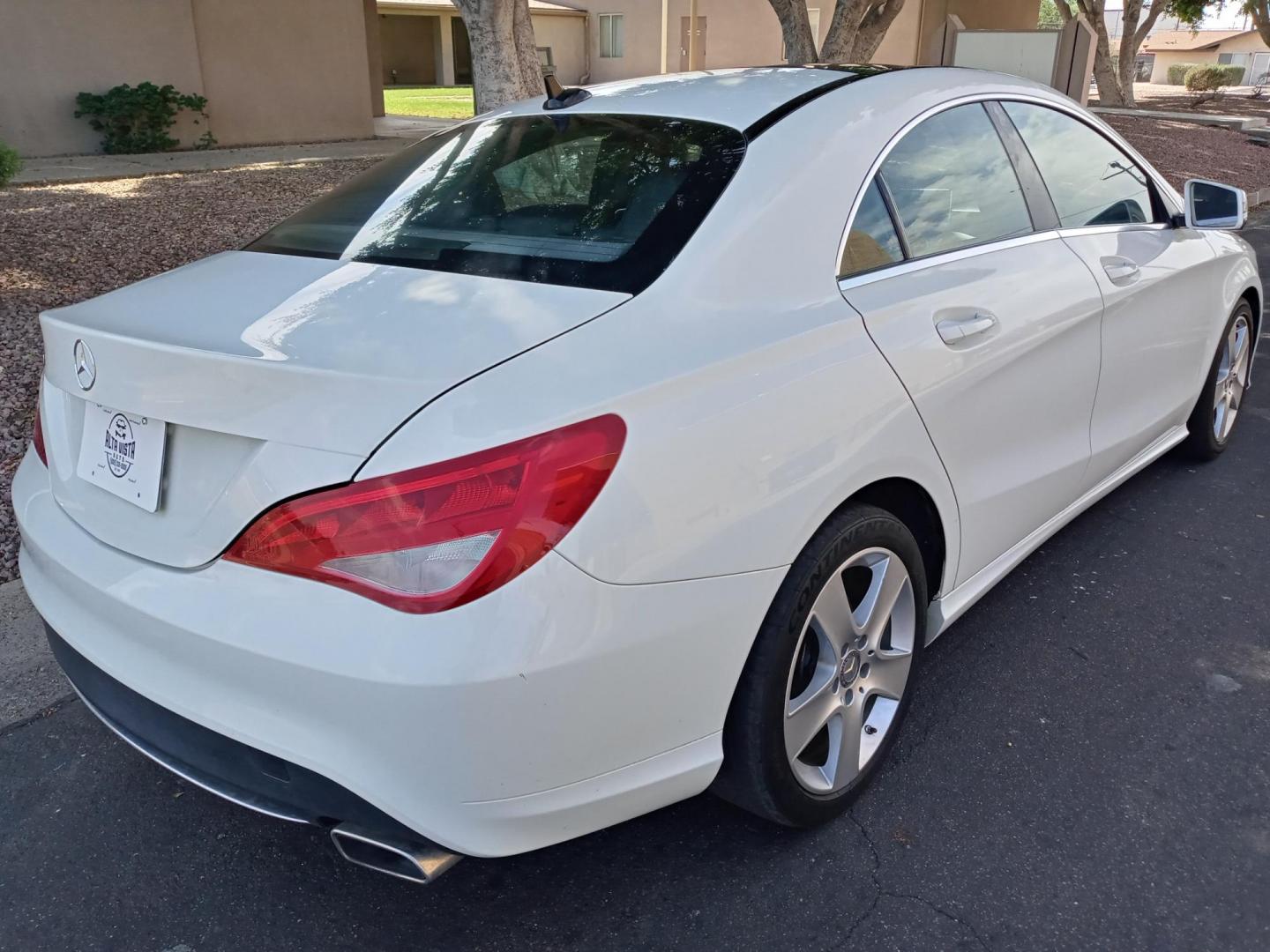 2015 WHITE /black Mercedes-Benz CLA-Class CLA250 (WDDSJ4EB7FN) with an 2.0L L4 DOHC 16V engine, 7-Speed Automatic transmission, located at 323 E Dunlap Ave., Phoenix, AZ, 85020, (602) 331-9000, 33.567677, -112.069000 - 2015 Mercedes-Benz CLA-Class CLA250,........EXCELLENT condition, A Real Must See!!.... ONLY 103K MILES!!!..... No accidents, Power everything, Stereo/cd player, Phone sync, Bluetooth, Navigation, Backup camera, Ice cold ac, Clean Black interior with Black leather seats in near perfect condition, po - Photo#3