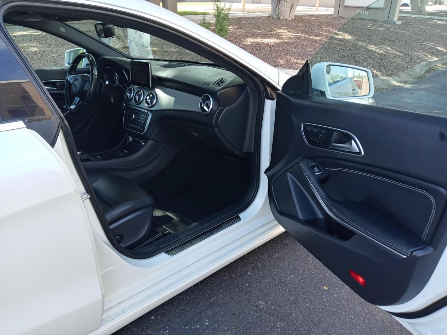 2015 WHITE /black Mercedes-Benz CLA-Class CLA250 (WDDSJ4EB7FN) with an 2.0L L4 DOHC 16V engine, 7-Speed Automatic transmission, located at 323 E Dunlap Ave., Phoenix, AZ, 85020, (602) 331-9000, 33.567677, -112.069000 - 2015 Mercedes-Benz CLA-Class CLA250,........EXCELLENT condition, A Real Must See!!.... ONLY 103K MILES!!!..... No accidents, Power everything, Stereo/cd player, Phone sync, Bluetooth, Navigation, Backup camera, Ice cold ac, Clean Black interior with Black leather seats in near perfect condition, po - Photo#11