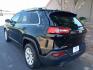 2017 black Jeep Cherokee Latitude FWD (1C4PJLCB7HW) with an 2.4L L4 DOHC 16V engine, 9A transmission, located at 323 E Dunlap Ave., Phoenix, AZ, 85020, (602) 331-9000, 33.567677, -112.069000 - Photo#5
