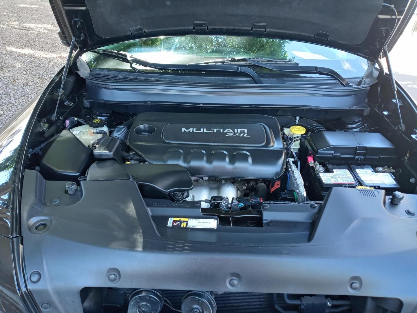 2017 black Jeep Cherokee Latitude FWD (1C4PJLCB7HW) with an 2.4L L4 DOHC 16V engine, 9A transmission, located at 323 E Dunlap Ave., Phoenix, AZ, 85020, (602) 331-9000, 33.567677, -112.069000 - Photo#17