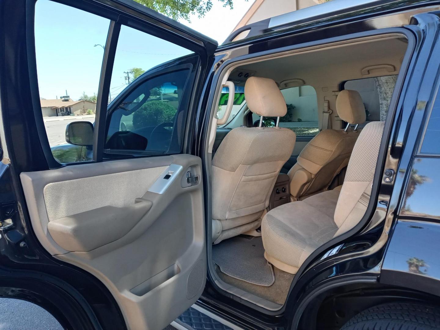 2011 black /tan Nissan Pathfinder LE 4WD (5N1AR1NB8BC) with an 4.0L V6 DOHC 24V engine, 5-Speed Automatic transmission, located at 323 E Dunlap Ave., Phoenix, AZ, 85020, (602) 331-9000, 33.567677, -112.069000 - 2011 Nissan Pathfinder LE 4WD,.......EXCELLENT condition,.... Ice Cold A/C front and rear, TAN interior with tan cloth seats in near perfect condition, New brakes, Tune up, Stereo/CD Player, Bluetooth, Phone sync, backup camera, 3RD Row seating, Rear A/C, This suv is gorgeous inside and out, Incredi - Photo#10