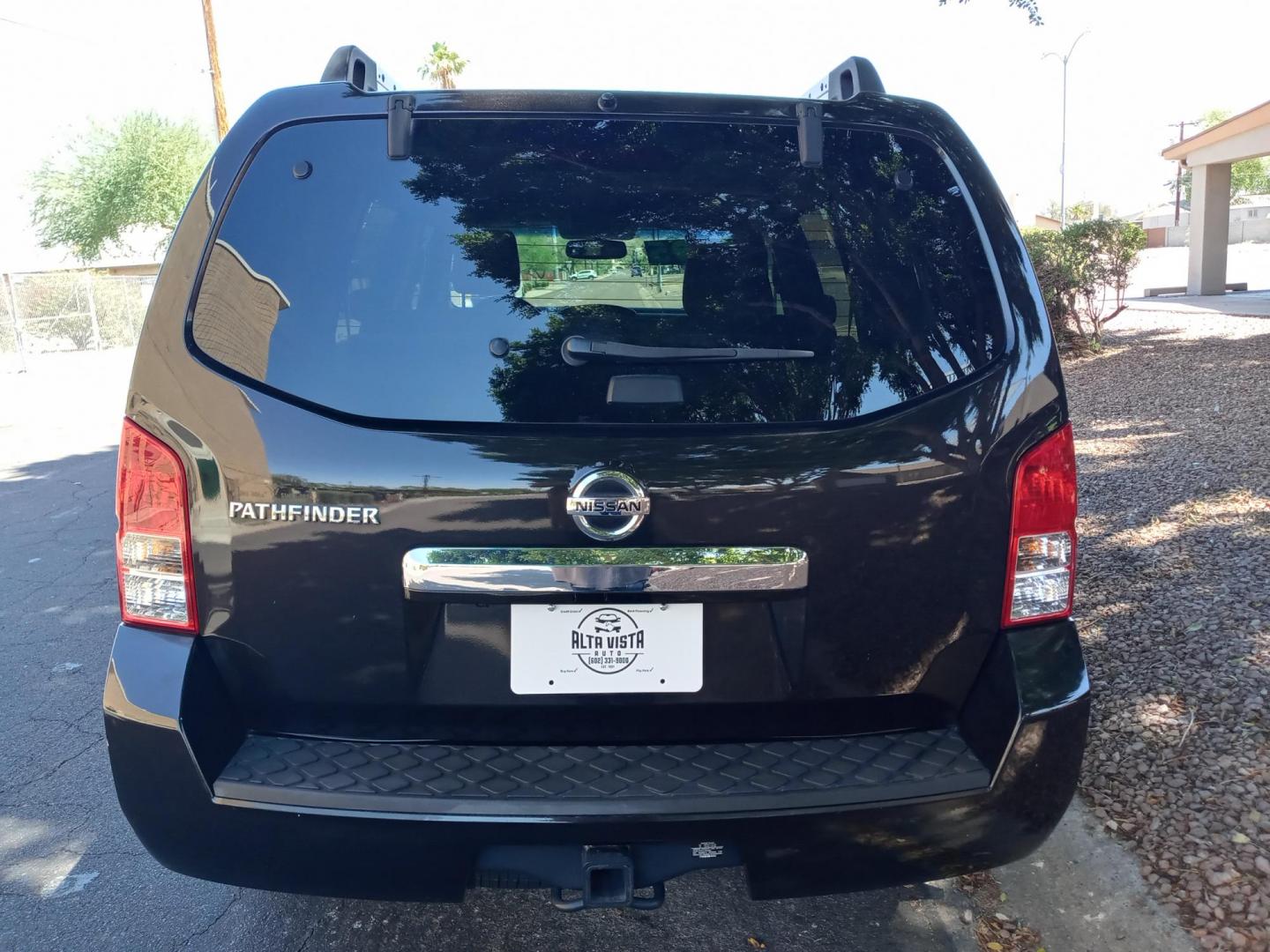 2011 black /tan Nissan Pathfinder LE 4WD (5N1AR1NB8BC) with an 4.0L V6 DOHC 24V engine, 5-Speed Automatic transmission, located at 323 E Dunlap Ave., Phoenix, AZ, 85020, (602) 331-9000, 33.567677, -112.069000 - 2011 Nissan Pathfinder LE 4WD,.......EXCELLENT condition,.... Ice Cold A/C front and rear, TAN interior with tan cloth seats in near perfect condition, New brakes, Tune up, Stereo/CD Player, Bluetooth, Phone sync, backup camera, 3RD Row seating, Rear A/C, This suv is gorgeous inside and out, Incredi - Photo#7