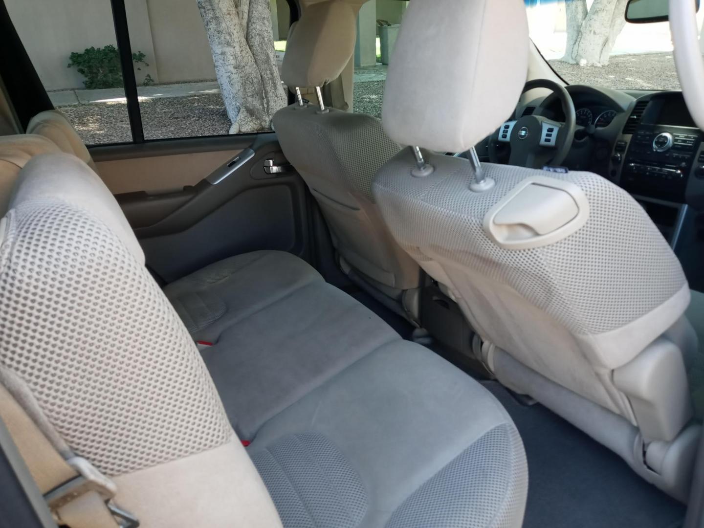 2011 black /tan Nissan Pathfinder LE 4WD (5N1AR1NB8BC) with an 4.0L V6 DOHC 24V engine, 5-Speed Automatic transmission, located at 323 E Dunlap Ave., Phoenix, AZ, 85020, (602) 331-9000, 33.567677, -112.069000 - 2011 Nissan Pathfinder LE 4WD,.......EXCELLENT condition,.... Ice Cold A/C front and rear, TAN interior with tan cloth seats in near perfect condition, New brakes, Tune up, Stereo/CD Player, Bluetooth, Phone sync, backup camera, 3RD Row seating, Rear A/C, This suv is gorgeous inside and out, Incredi - Photo#16