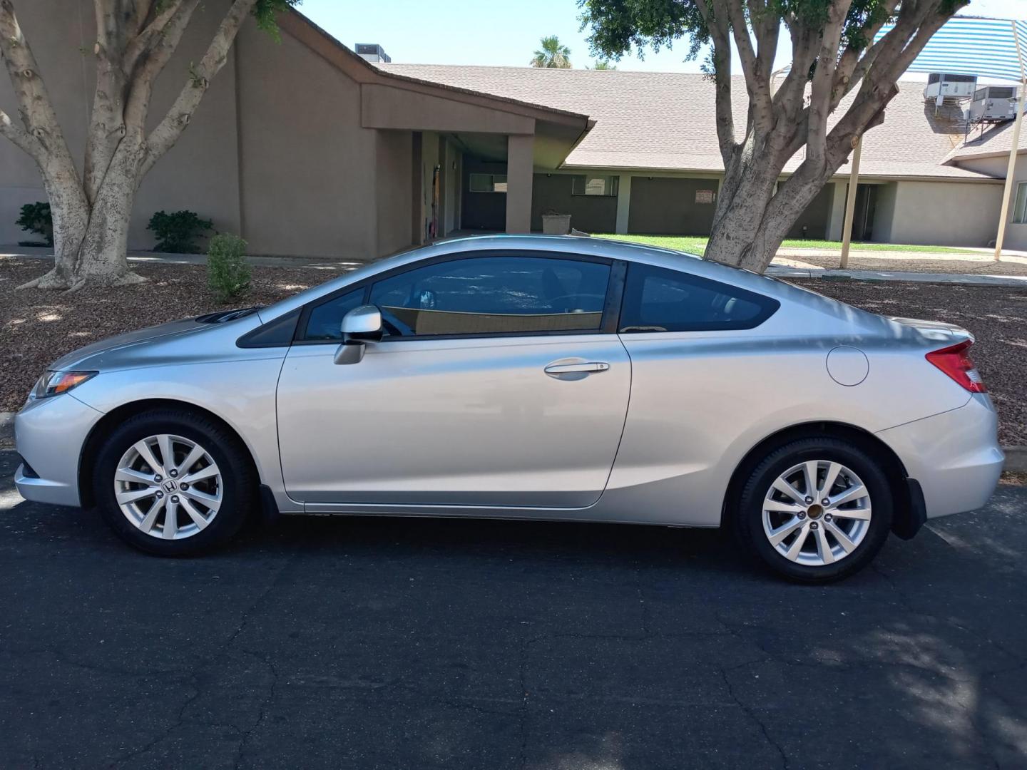 2012 silver /gray Honda Civic LX Coupe 5-Speed AT (2HGFG3B85CH) with an 2.3L L4 SOHC 16V engine, 5-Speed Automatic transmission, located at 323 E Dunlap Ave., Phoenix, AZ, 85020, (602) 331-9000, 33.567677, -112.069000 - Photo#6
