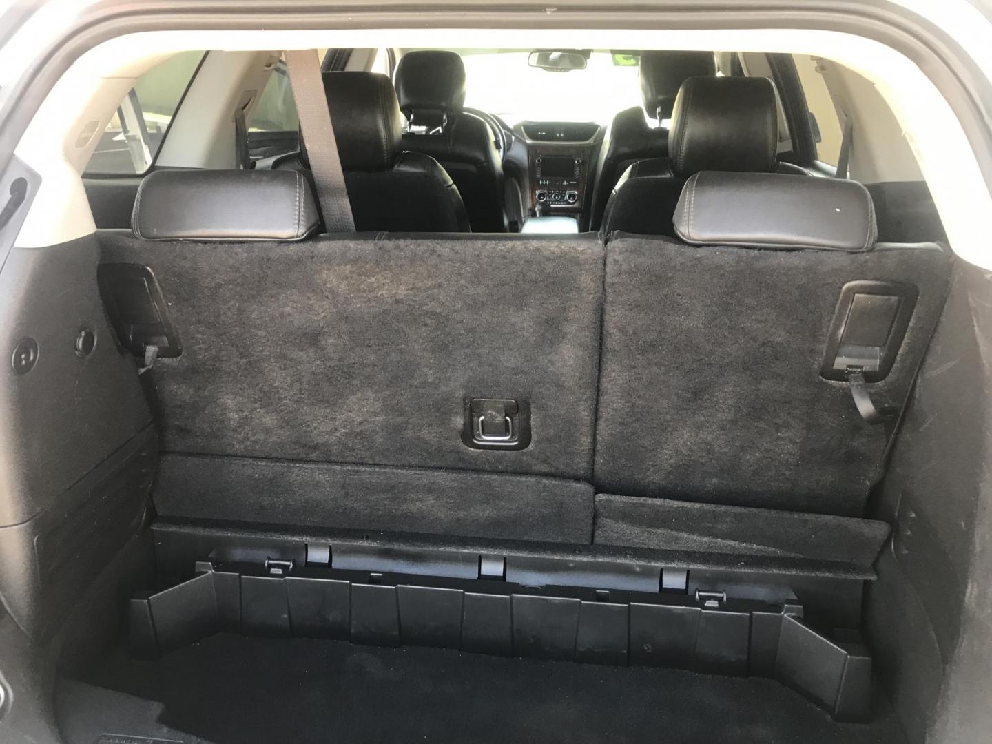 2014 silver /gray and black Chevrolet Traverse LTZ FWD (1GNKRJKD1EJ) with an 3.6L V6 DOHC 24V engine, 6-Speed Automatic transmission, located at 323 E Dunlap Ave., Phoenix, AZ, 85020, (602) 331-9000, 33.567677, -112.069000 - 2014 Chevrolet Traverse LTZ 2WD,........Automatic with 3RD ROW SEATING, Cold A/C, Silver with black leather seats, Touch screen Stereo, Bluetooth, Phone sync, Back-up camera, Satellite compatible, This family suv is in good condition, Clean title , .....passed emissions.....Call or text Dave 602-3 - Photo#16