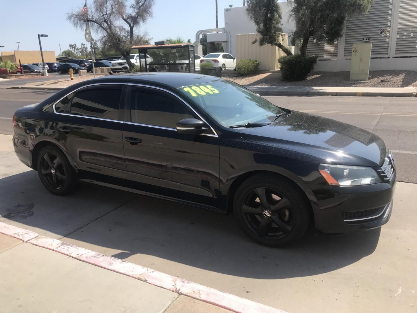 2013 black /black Volkswagen Passat 2.5L SE AT (1VWBP7A3XDC) with an 2.5L L5 engine, 6-Speed Automatic transmission, located at 323 E Dunlap Ave., Phoenix, AZ, 85020, (602) 331-9000, 33.567677, -112.069000 - 2013 VW VOLKSWAGEN PASSAT SE ,.......EXCELLENT condition,.... Automatic, 2.5L 5cyl. engine, Ice Cold A/C, Black exterior with black leather seats in near perfect condition, Premium Sound CD, double din, This sedan is gorgeous inside and out, Incredible gas mileage! Clean title , Runs and Drives Exce - Photo#6